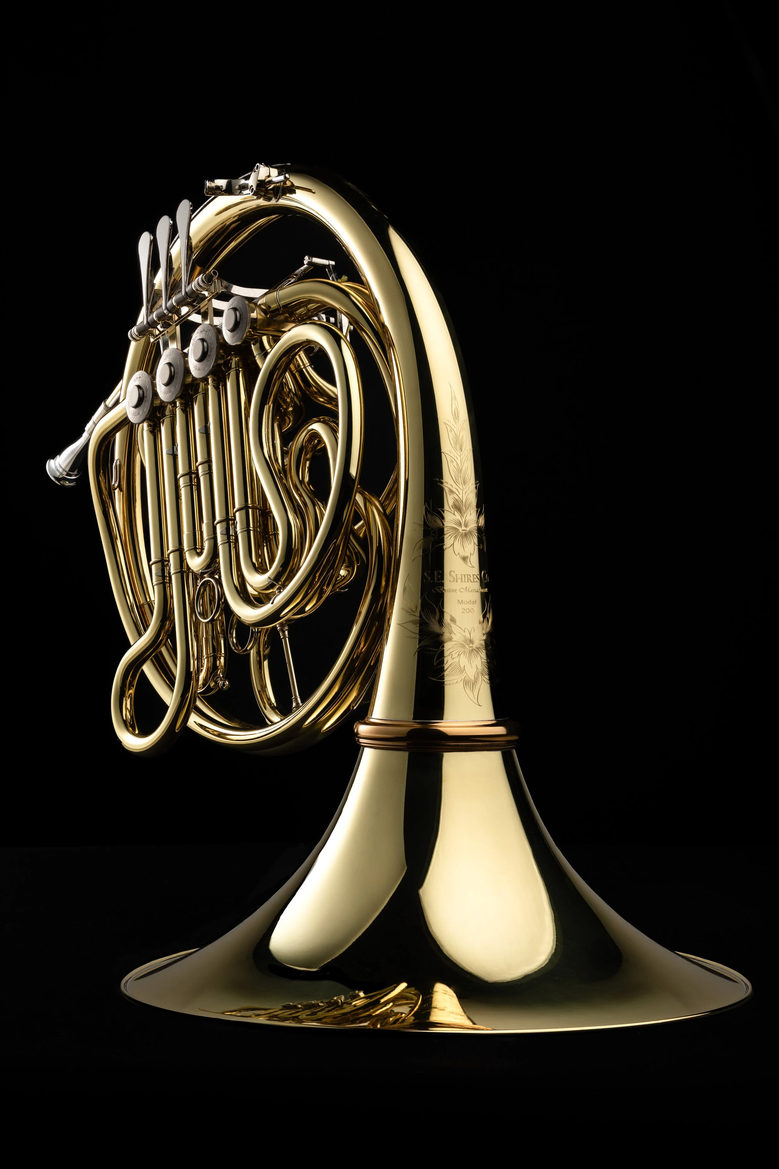 Shires_Horn_SHR200_Beauty_FullBell_Front_20251104.jpg