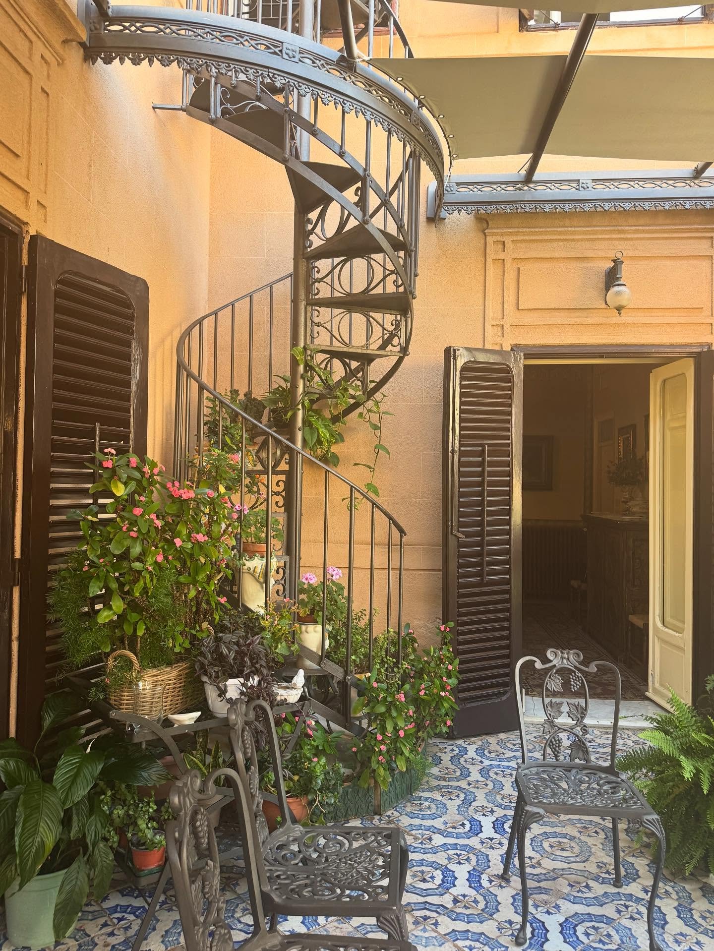 Sicily photo recap! 

This trip was a dream. The sights, the food, the people, the light! It was all incredible. We had some really unique experiences and many of you have asked about my itinerary. 

The good news is that @globalescapesbymelina and I