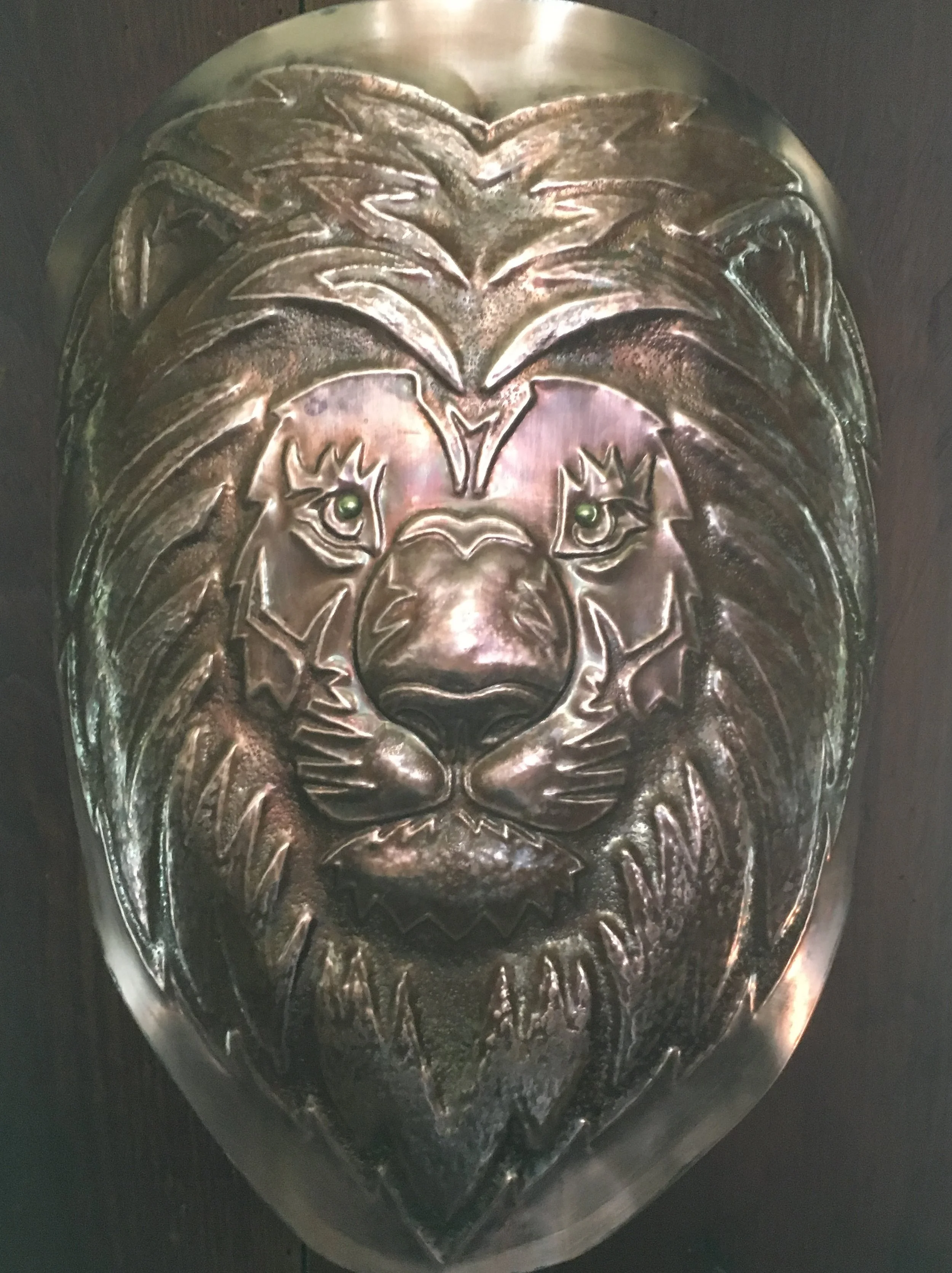 Leo  17 1/2" x 13" x 2 1/2"