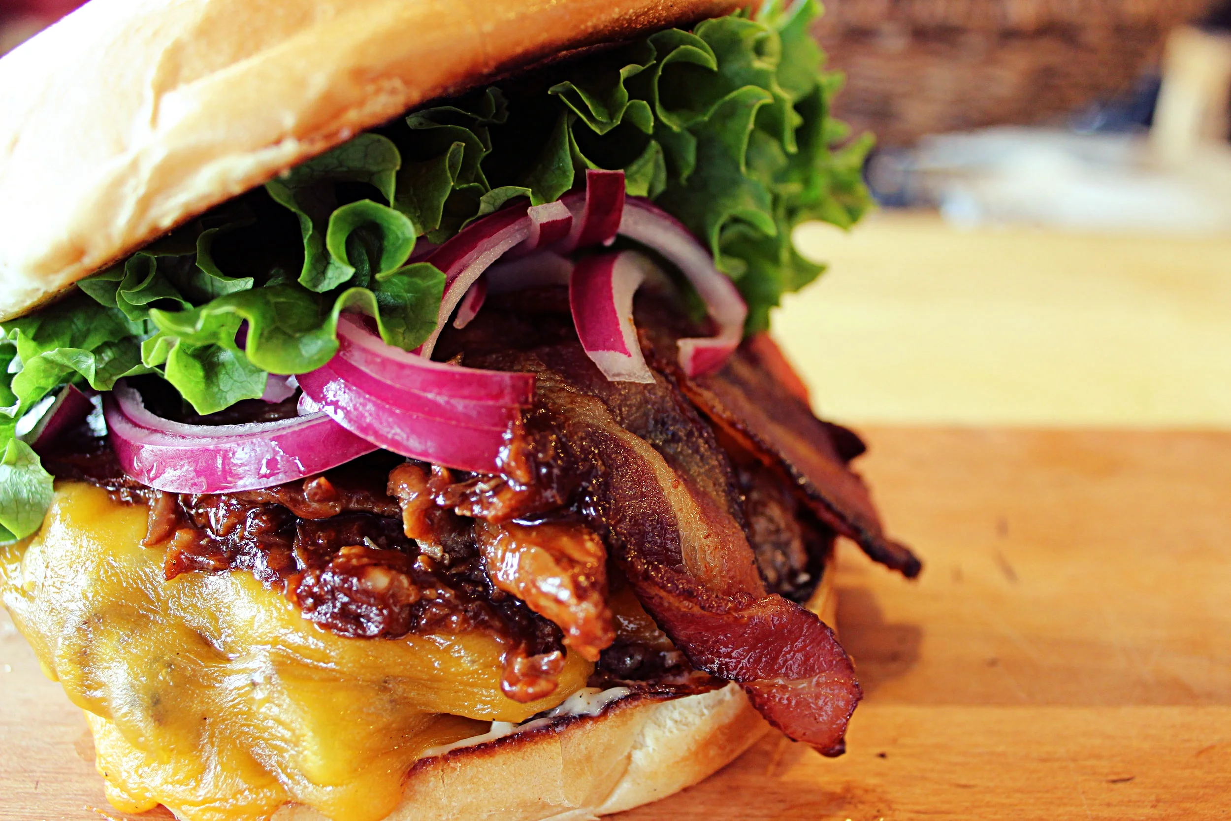 Pulled BBQ Beef & Bacon Burger