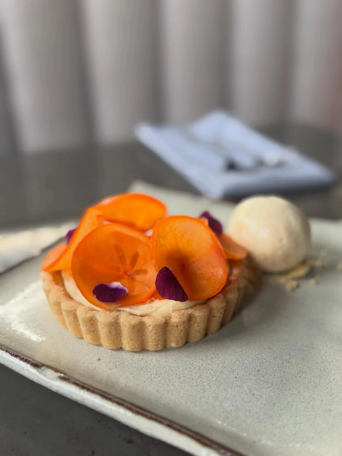 Persimmon Tart &bull; Yuzu Cheesecake &bull; Ginger Shortbread &bull; Persimmon Swirl Ice Cream 

#hotandhotfishclub #persimmon #dessert #michelinrecommended #yuzu