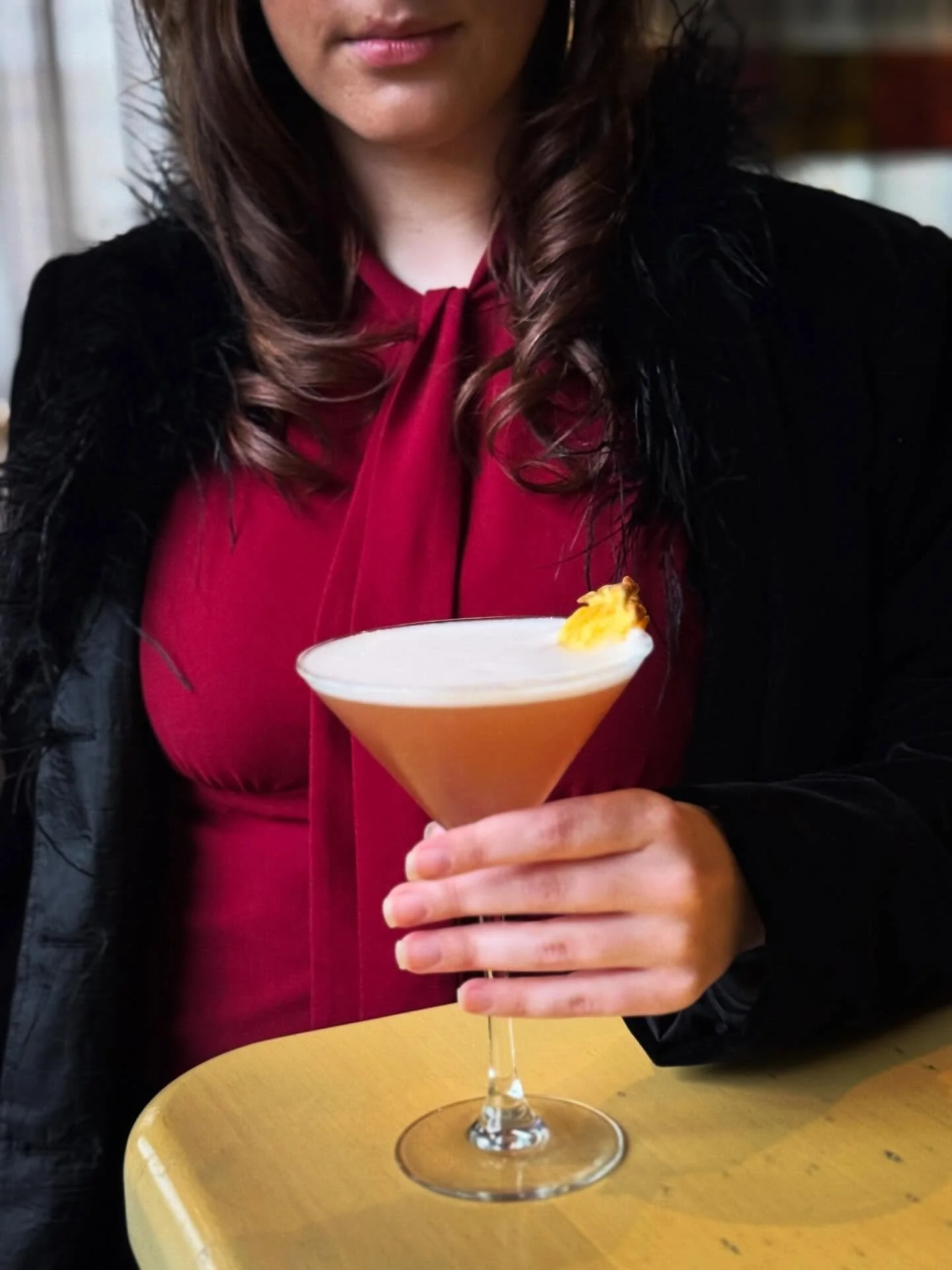 The Royal 
@greygoose &bull; @chambordliqueur &bull; Pineapple &bull; Grapefruit 

#hotandhotfishclub #martini #cocktailbarexclusive #graygoose