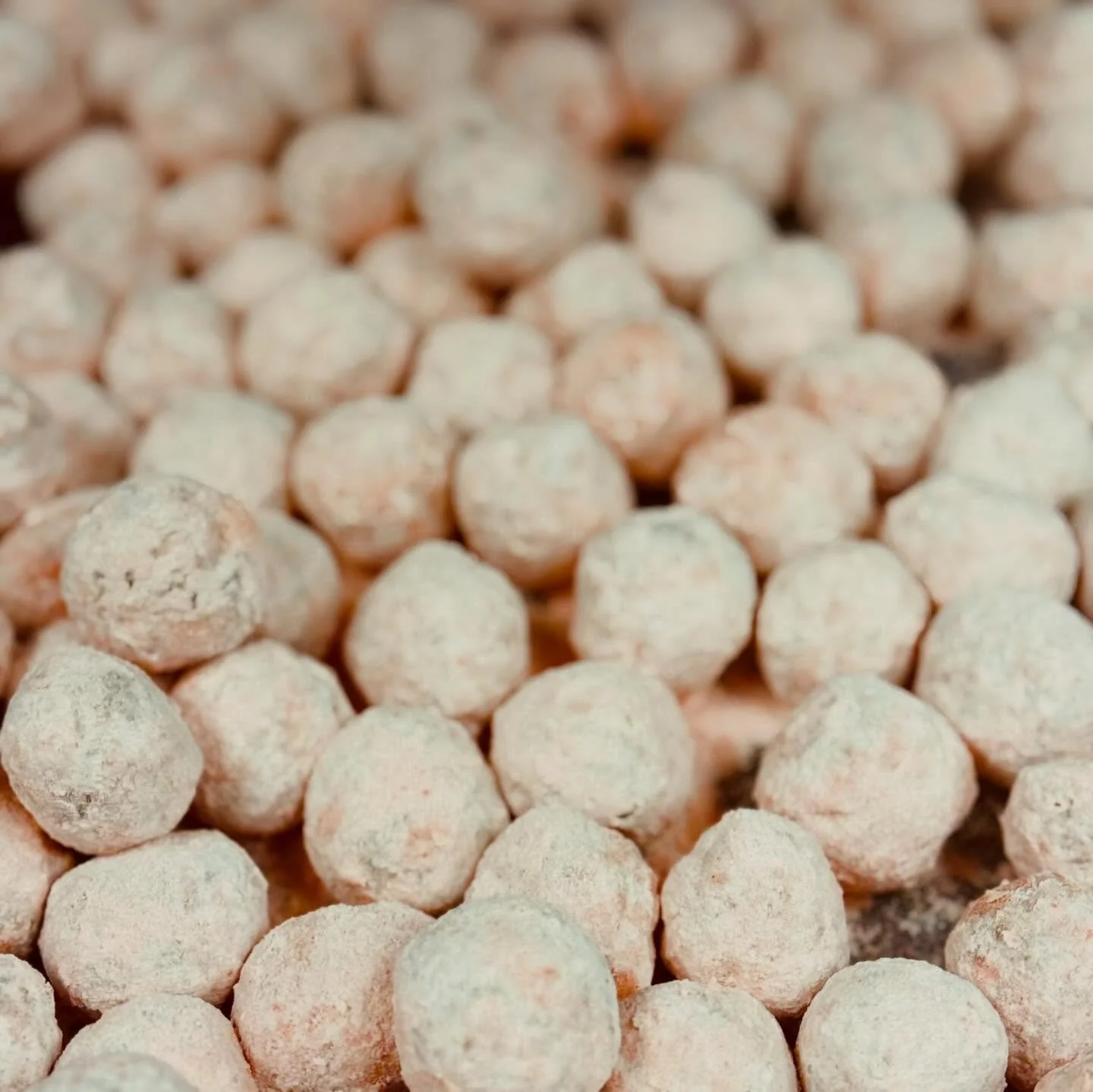 Baker Idie Hastings of @hotandhotfishclub and @ovenbirdrestaurant is crafting these beautiful Valentine&rsquo;s truffle strawberry date balls&mdash;rich, naturally sweet, and made with intention. A little indulgence, a lot of love, and the perfect wa