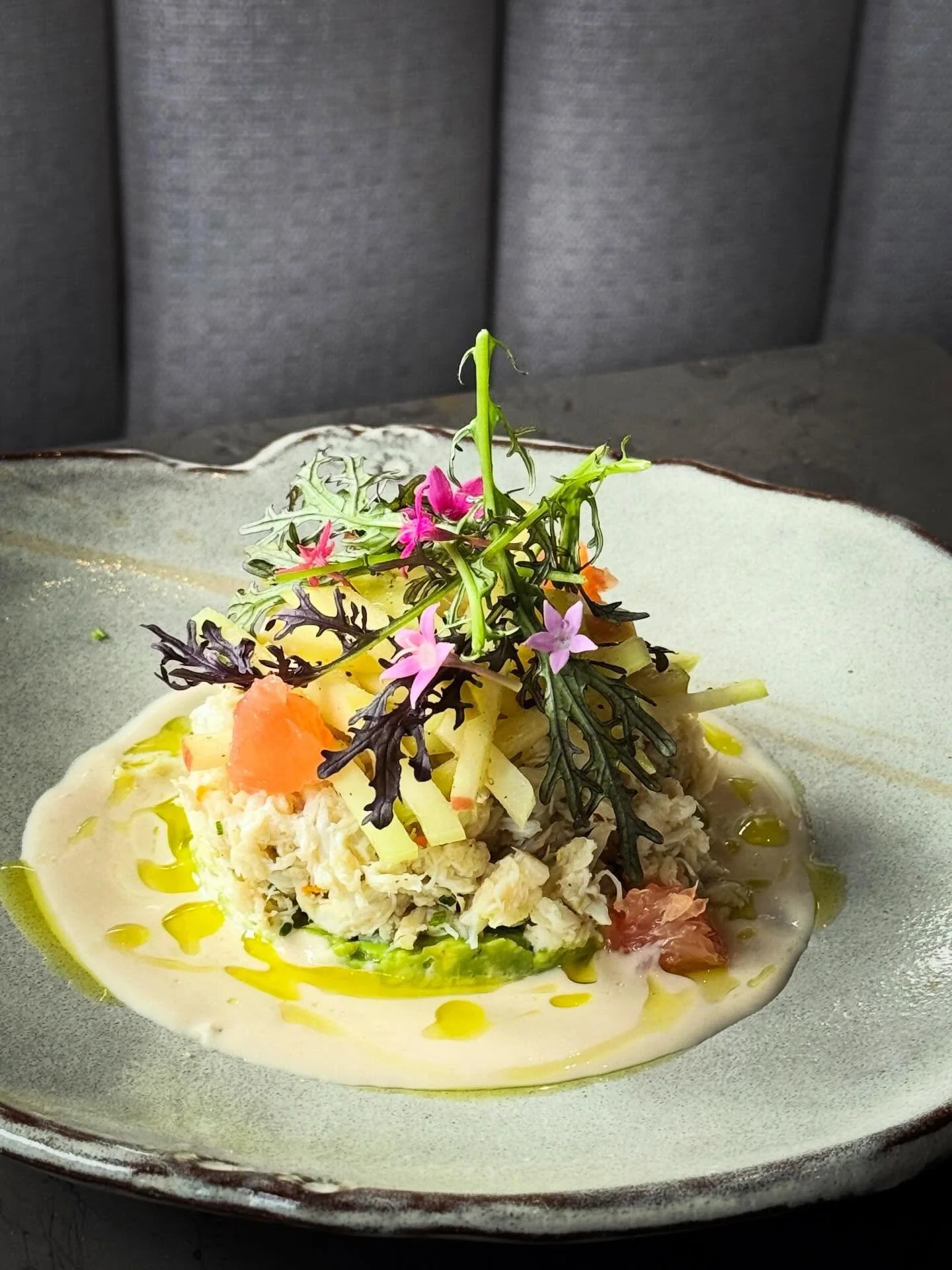 Bayou La Batre Crab &bull; White Gazpacho &bull; Kohlrabi &bull; Apple &bull; Herb Oil &bull; Avocado &bull; Grapefruit 

#crabsalad #alseafood #hotandhotfishclub #lent #michelinrecommended