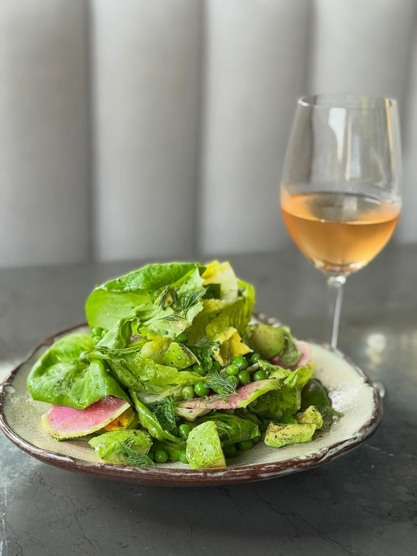 Spring on a plate at Hot and Hot Fish Club 🌿

A fresh mix of crisp lettuces, sweet English peas, creamy avocado, and bright herbs&mdash;light, vibrant, and perfect with a glass of ros&eacute; on the patio.

#HotAndHotFishClub #BirminghamEats #Spring