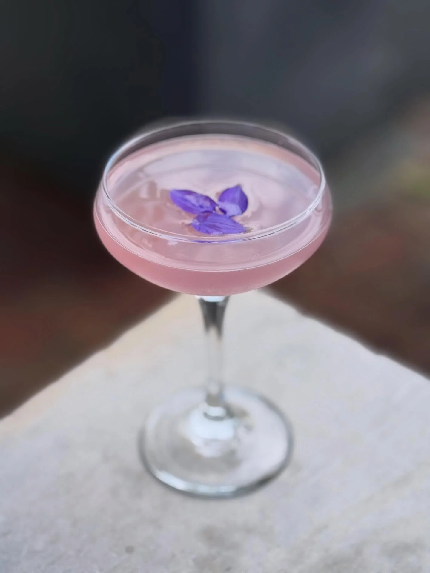 Purple Rain 💜
@beefeatergin, @cocchi1891, fresh lime, lavender syrup, and a touch of orange bitters&mdash;shaken silky and finished with a floral note that lingers just right. Light, aromatic, and just a little mysterious.

A cocktail that drinks li