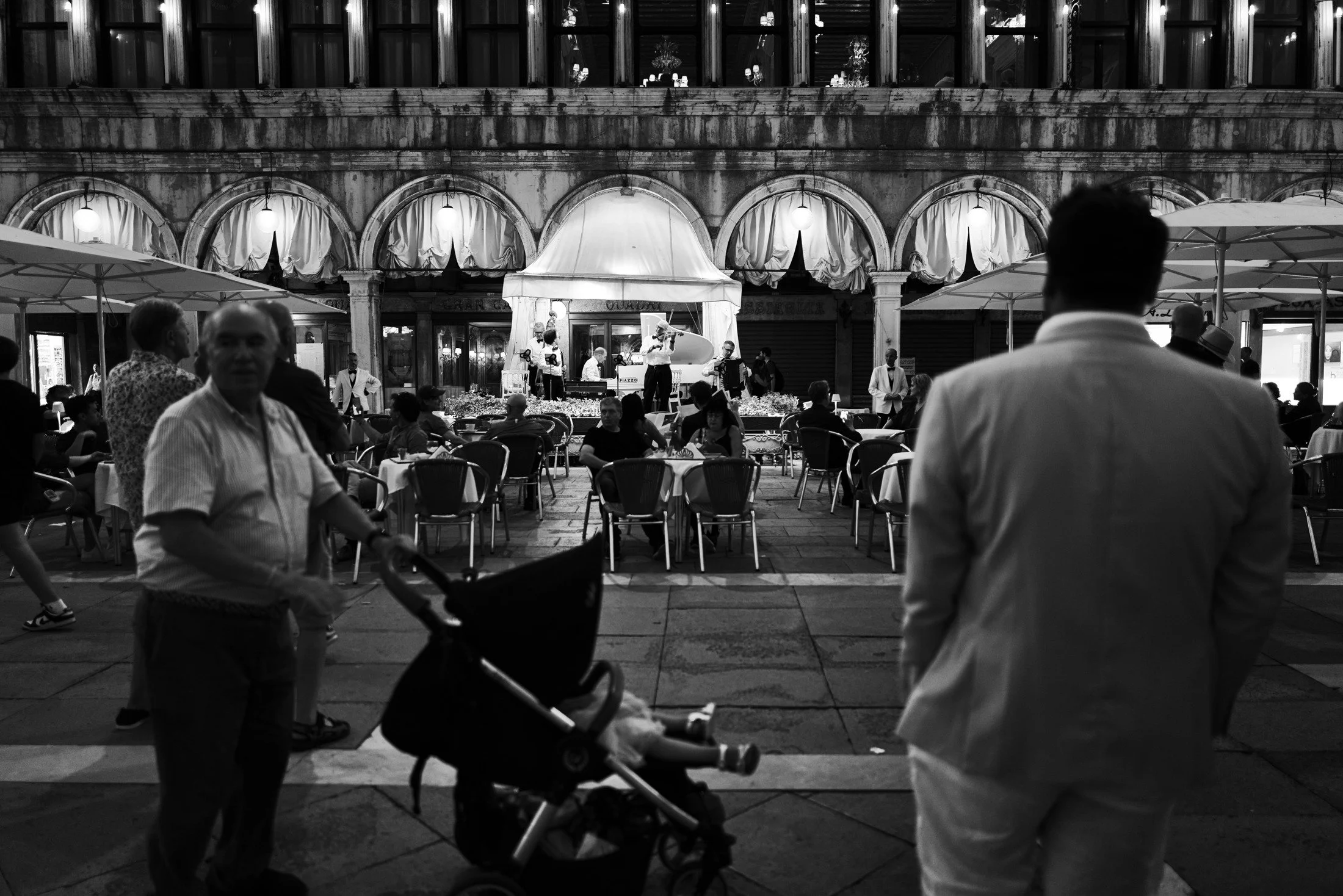 VENEZIA — FIELD NOTES — photograph 1
