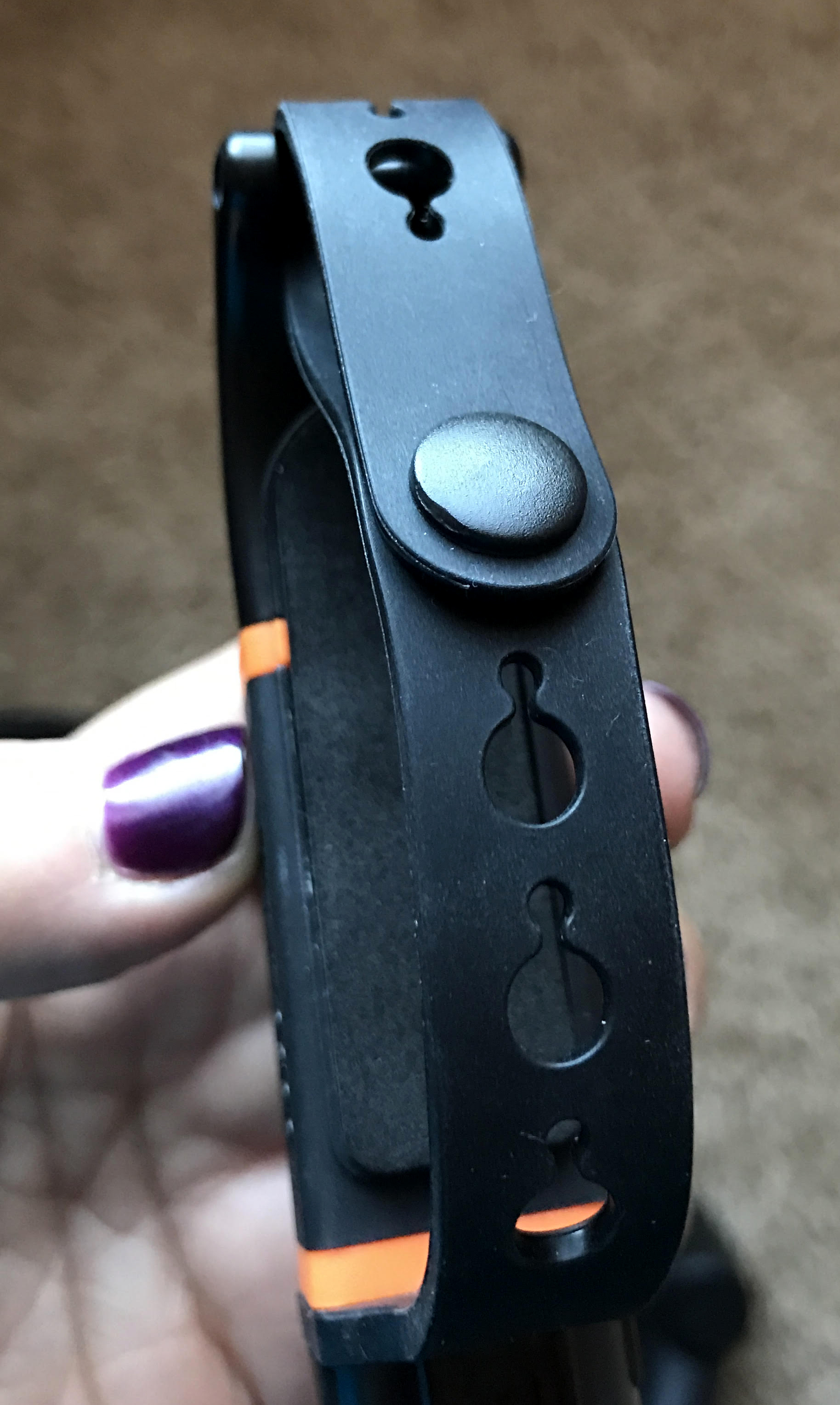 I love the adjustable straps. Not everyone's hand is the same size. They designed this product for men/women and everyone in between (huh?) But really. 