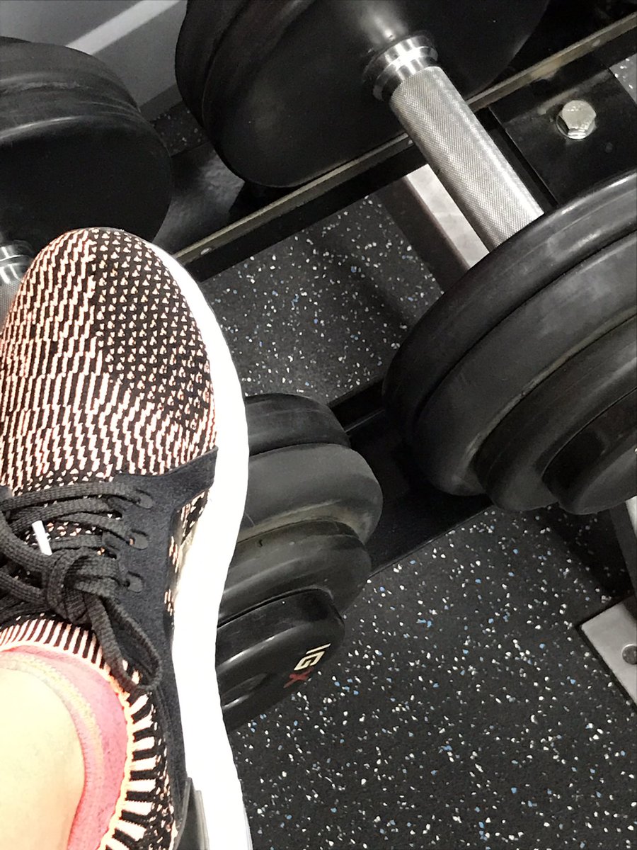 Super-fly shoes in the gym. I'm pretty sure I lifted heavier weights because I felt cool in these shoes.