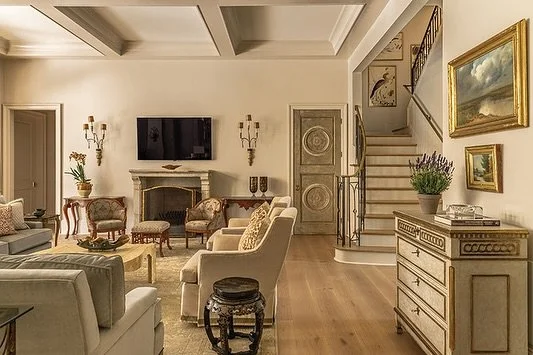 Our clients custom new build in Country Club Gardens is featured in @stcharlesavenuemag . We love how @graciinteriors brought this house to another level once we finished construction! And @collinmageephoto captured it beautifully. (Link in bio for f