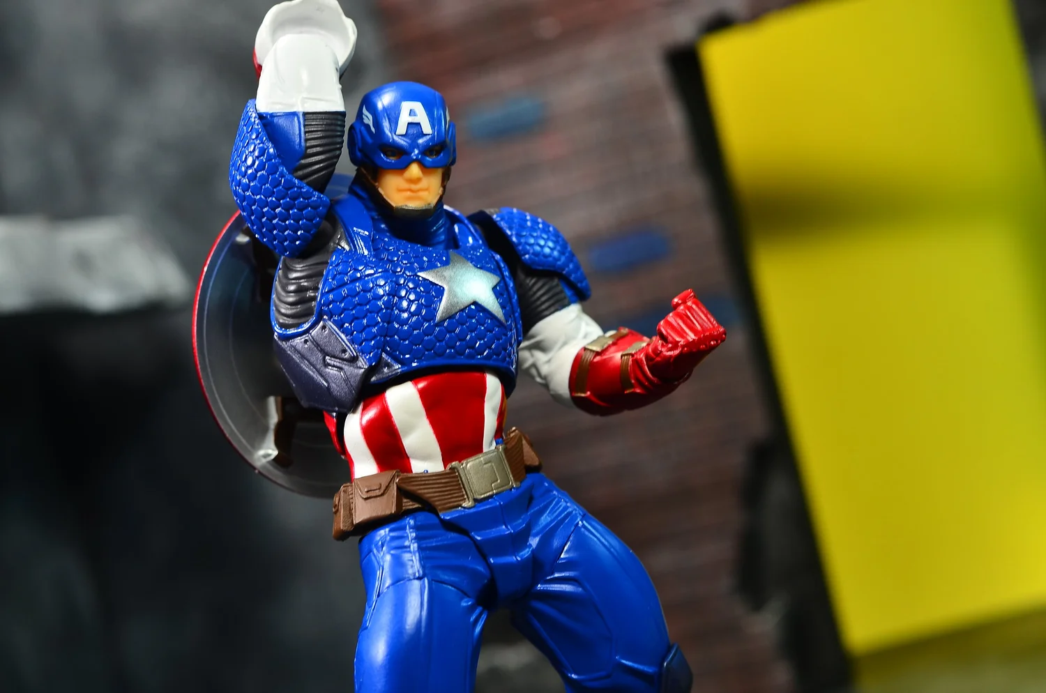 Figurine Captain America Revoltech Amazing – Articulée 16 Cm Avec Accessoires