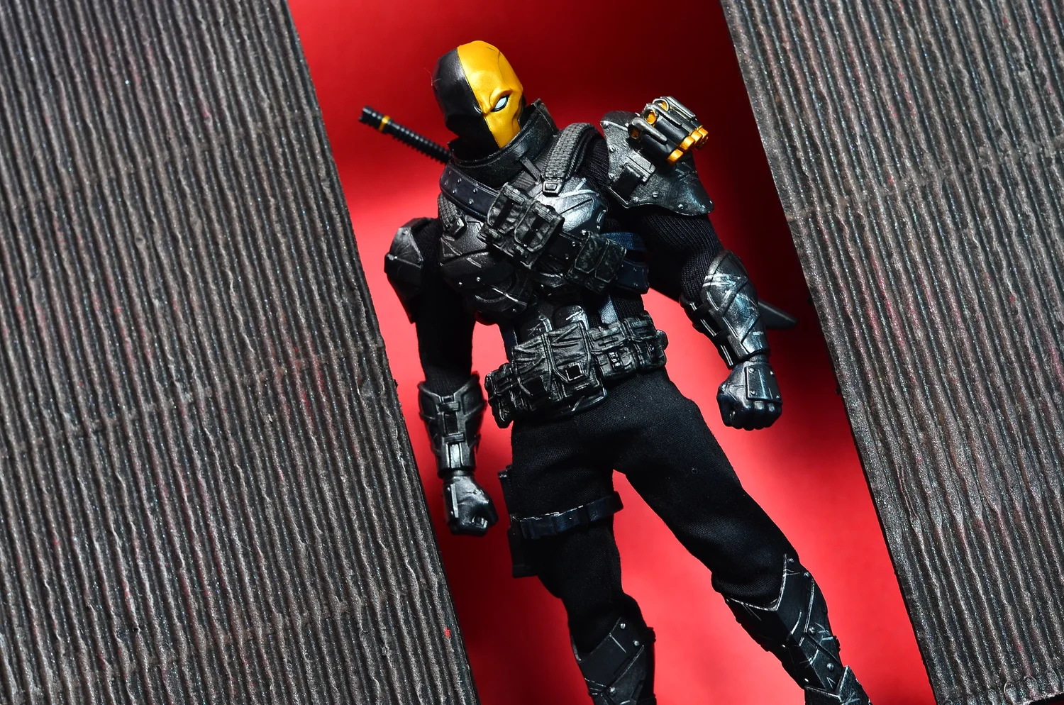 mezcoone:12collective デス・ストローク Mezco One:12 Collective Deathstroke Action Figure Review