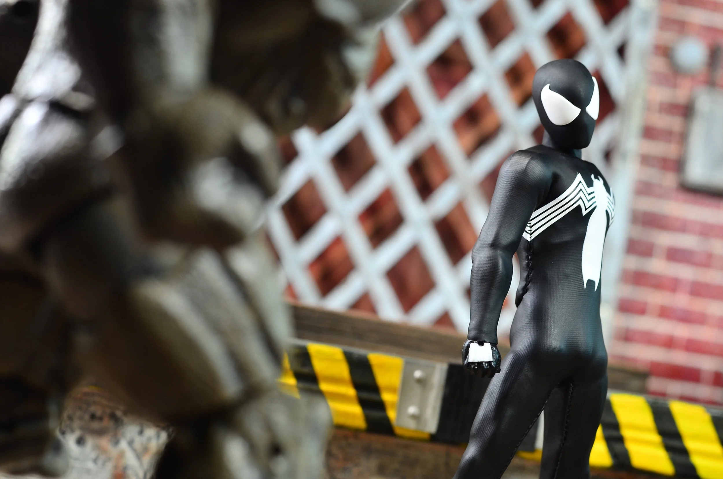 mezco symbiote spiderman