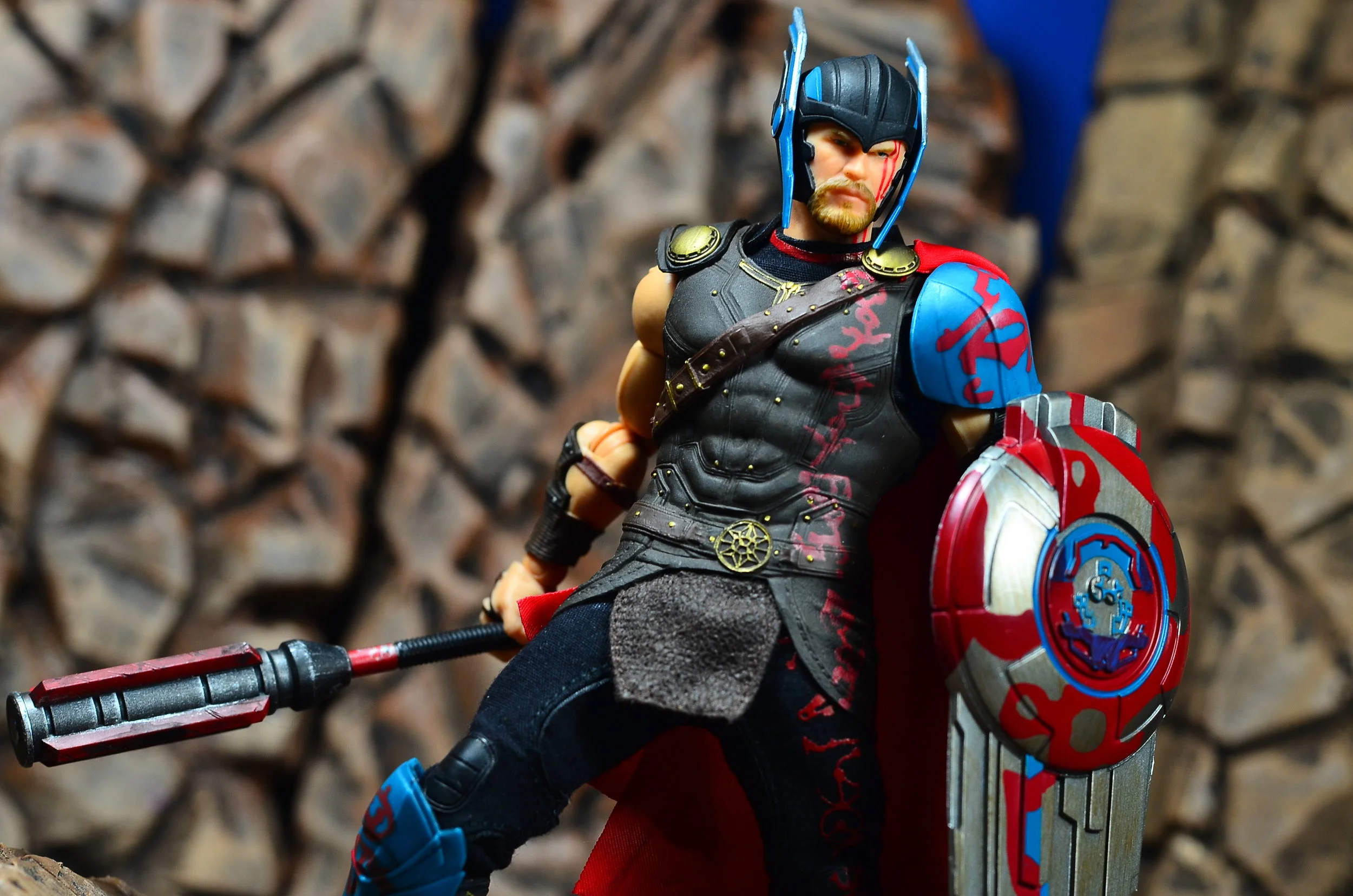 mezco thor ragnarok