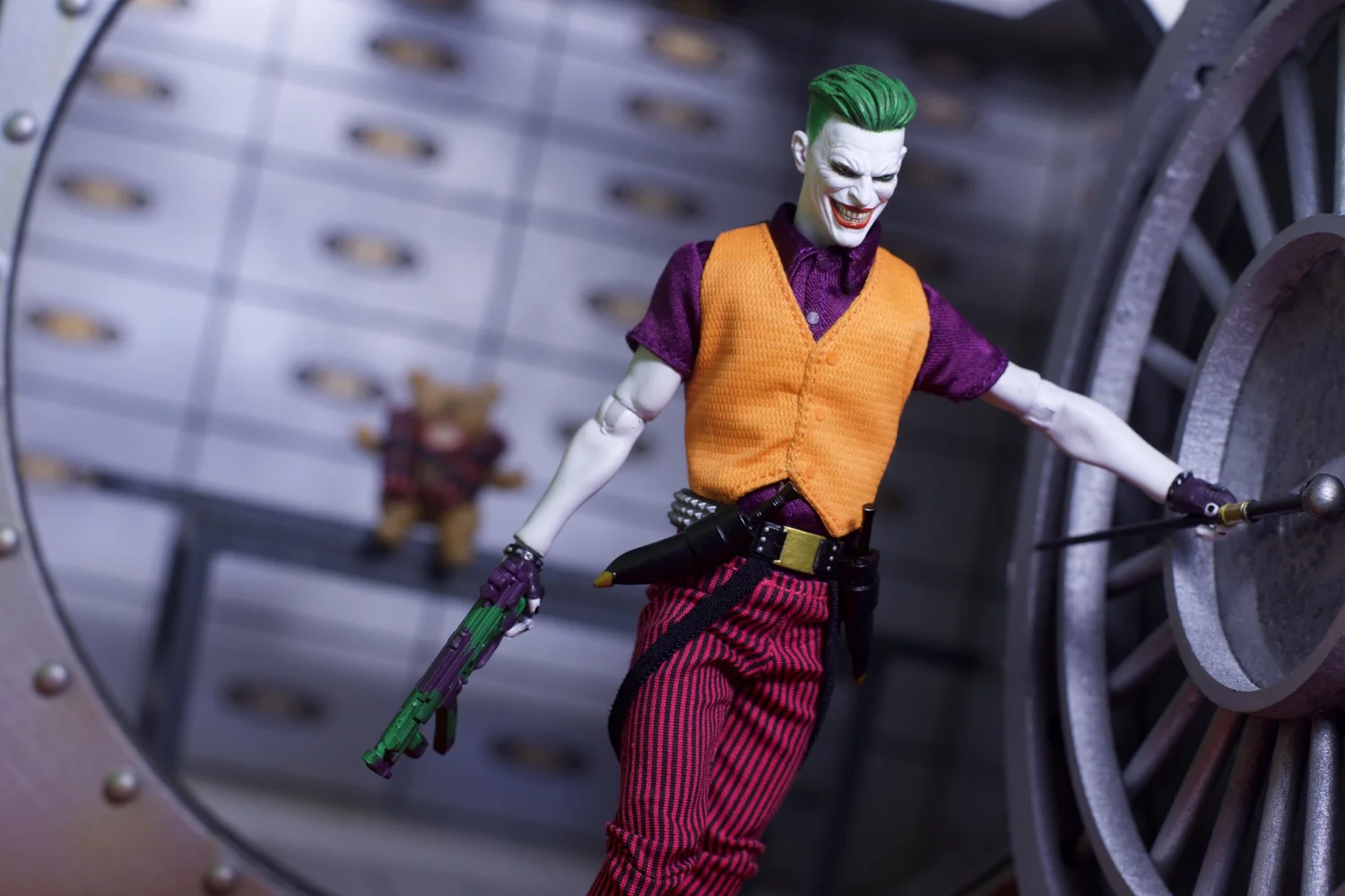 Mezco One:12 Joker Clown Prince of Crime Ver. — D Amazing