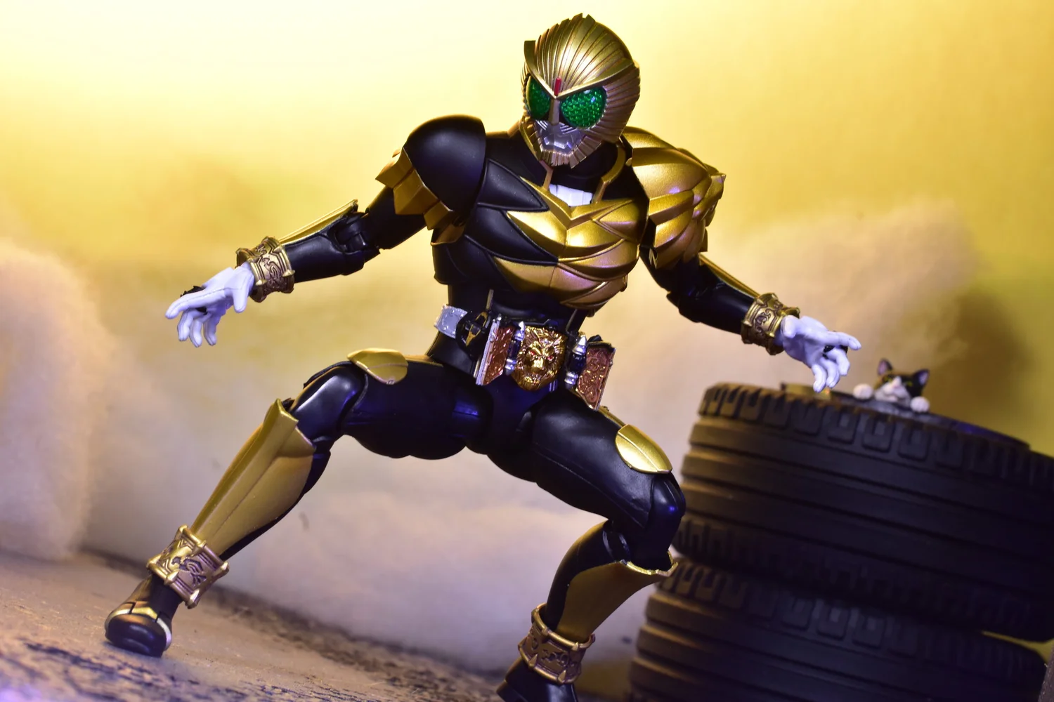 S.H. Figuarts Shinkoucchou Seihou Kamen Rider Beast — D Amazing