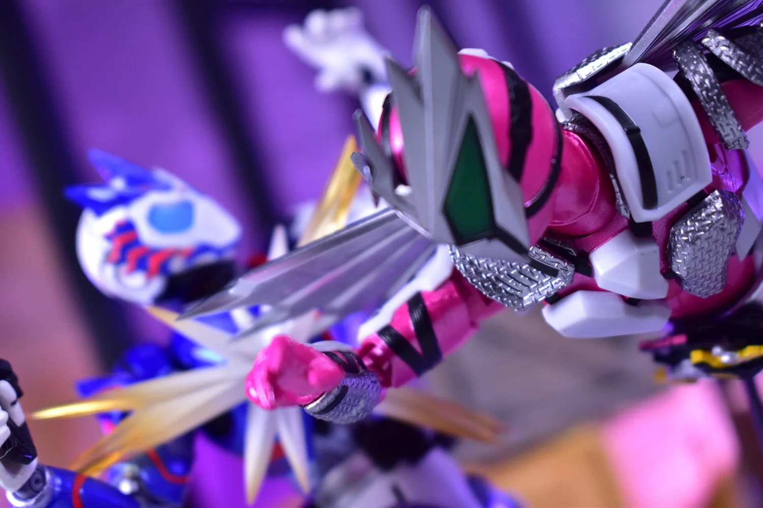 S.H. Figuarts Kamen Rider Jin — D Amazing
