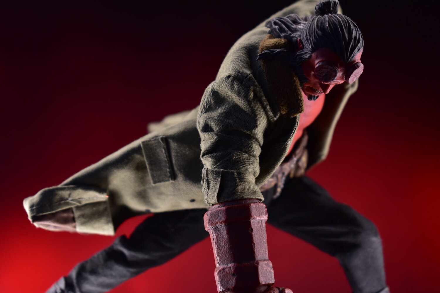Mezco One:12 Hellboy (2019 Movie) — D Amazing Mezco One:12 Hellboy (2019 Movie) — D Amazing
