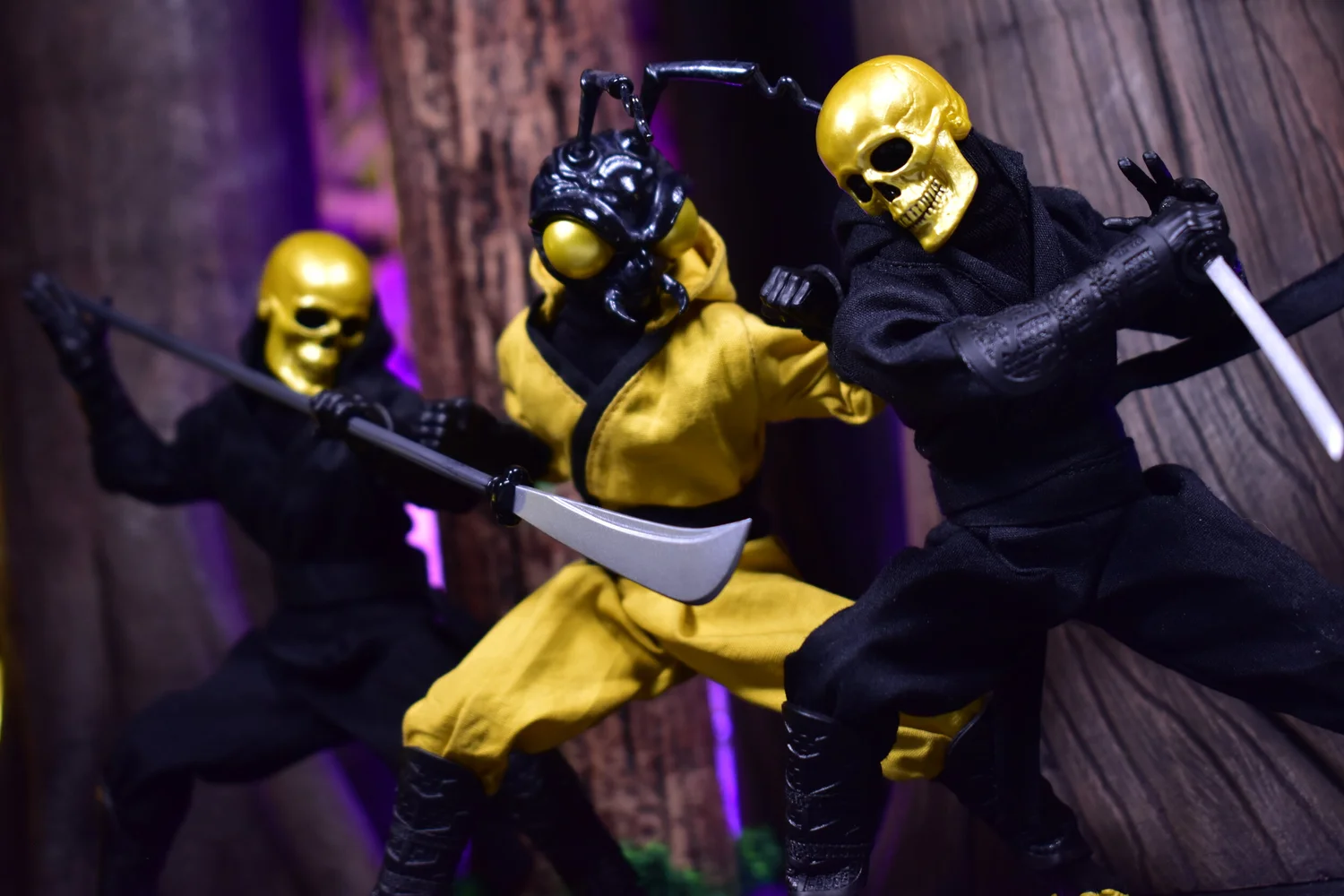 Mezco One:12 House of Gold Skulls Gold Skull Ninja — D Amazing