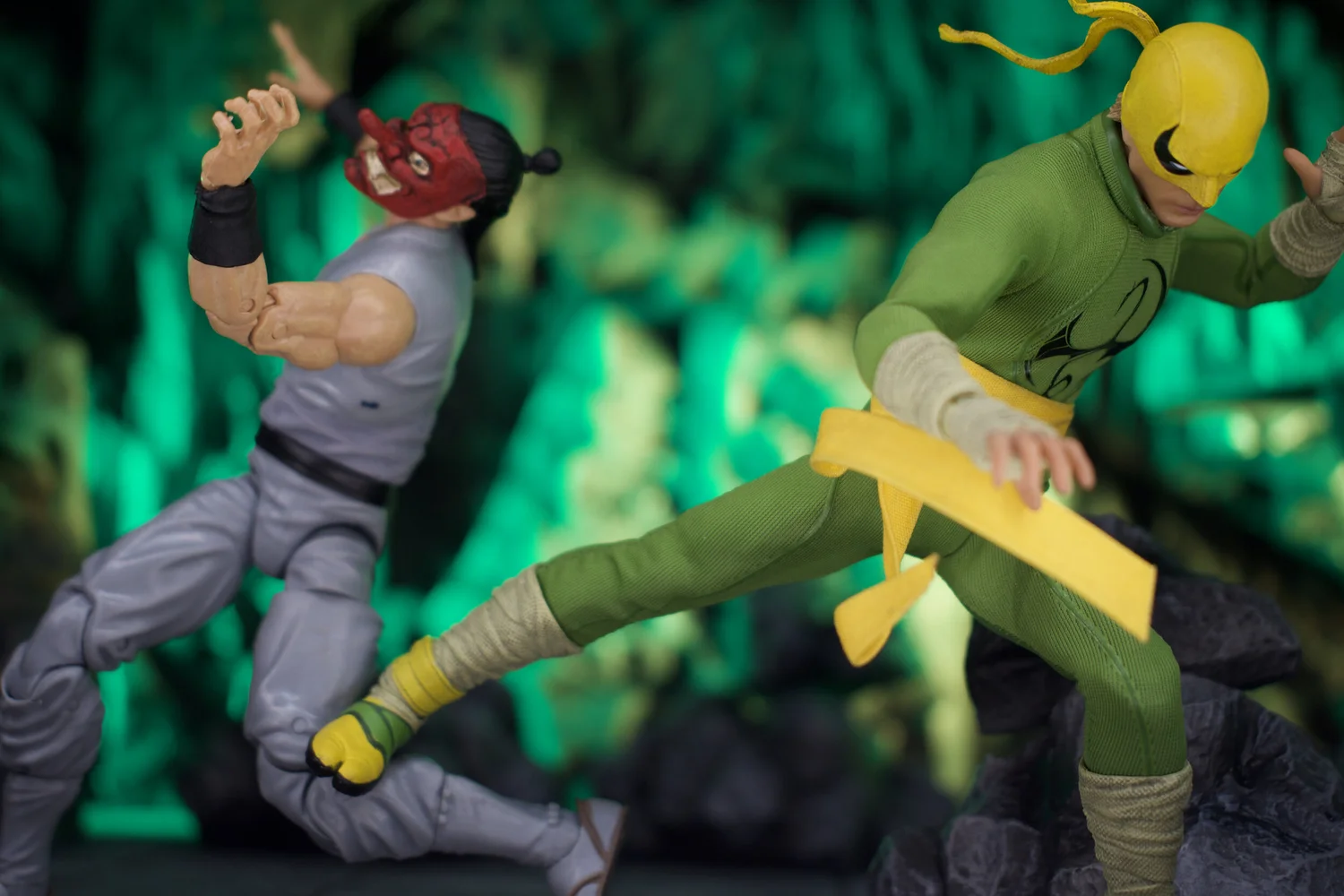 Mezco One:12 Collective Iron Fist — D Amazing