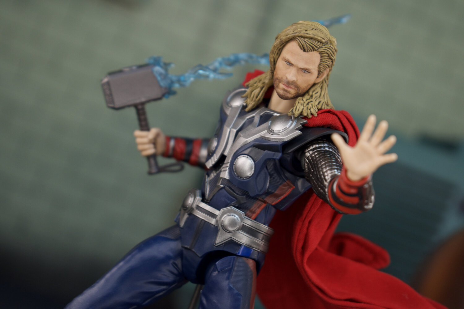 BANDAI - アベンジャーズ フィギュアーツ thorのみ Amazon.com: TAMASHII NATIONS - Avengers - Thor Edition