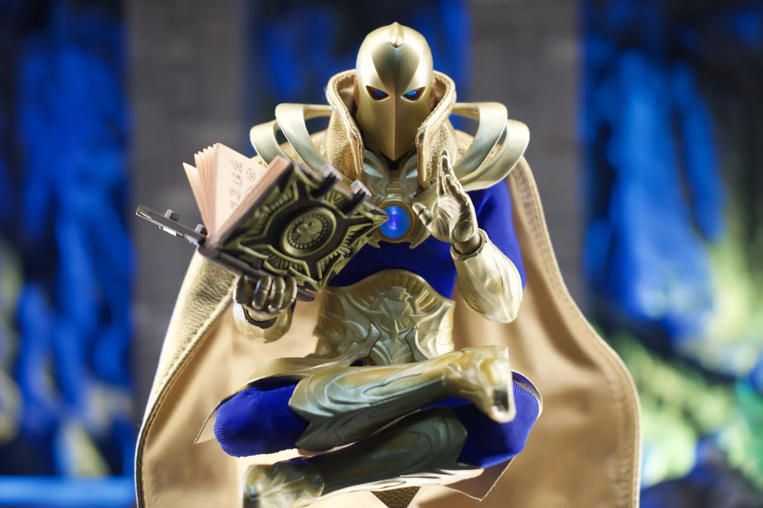 Mezco One:12 Collective Dr. Fate — D Amazing