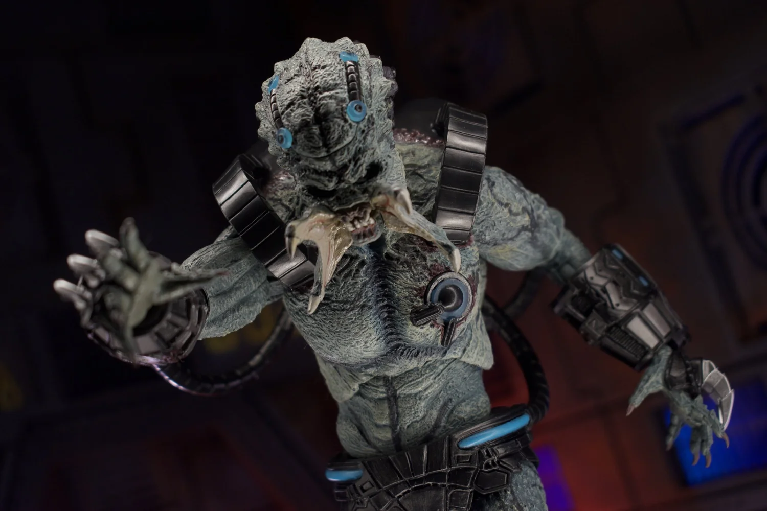 新品 NECA ネカ ストーンハート・プレデター CONCRETE JUNGLE