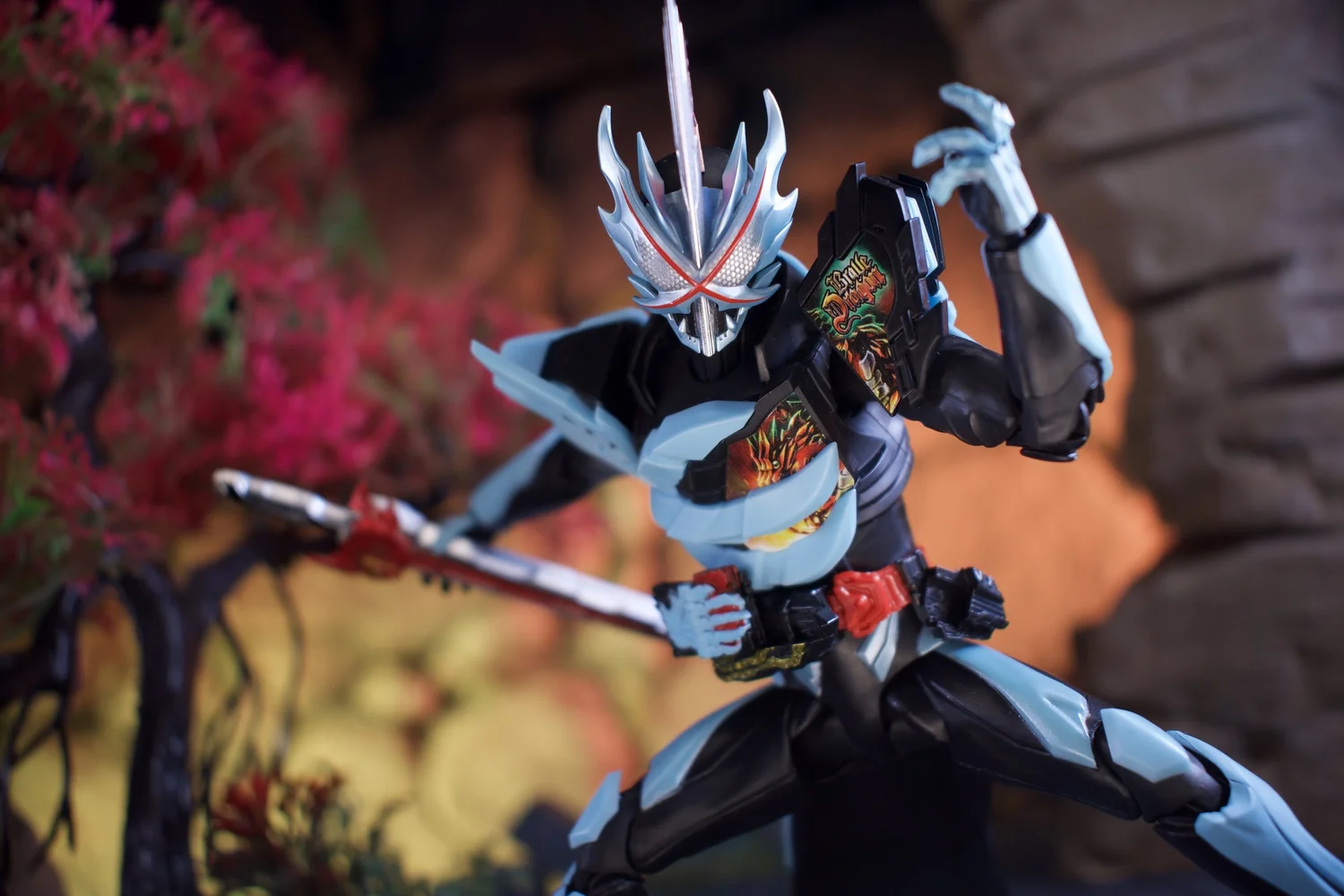 特撮 KAMEN RIDER SABER PRIMITIVE DRAGON Amazon.com: P-Bandai S.H.Figuarts Kamen Rider Saber