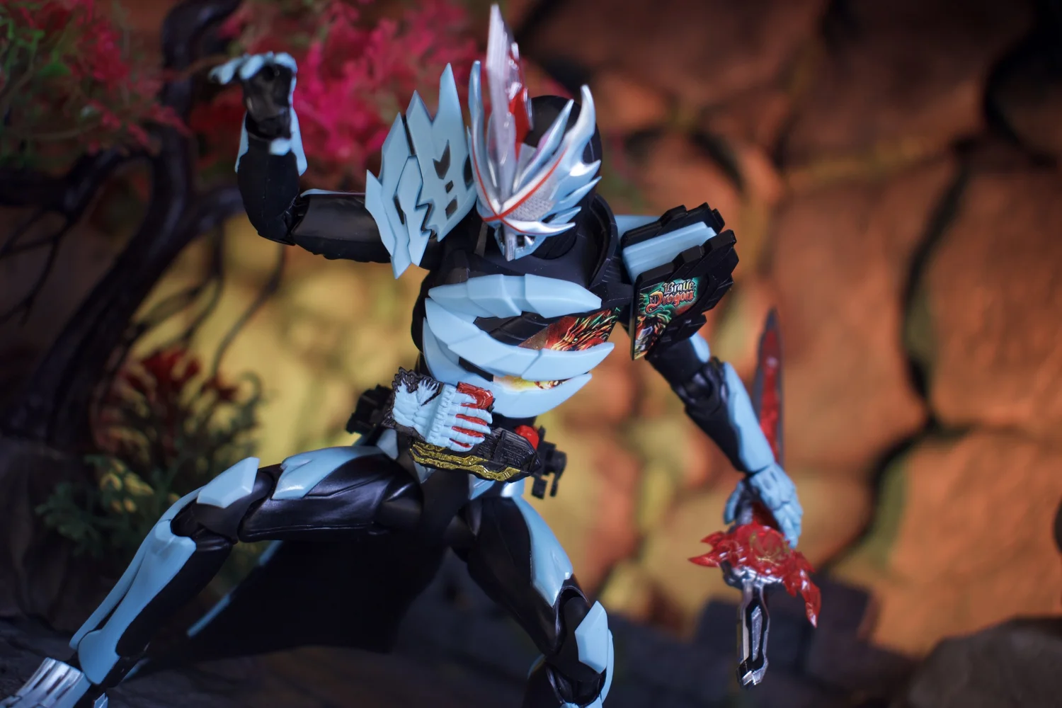特撮 KAMEN RIDER SABER PRIMITIVE DRAGON SH Figuarts Kamen Rider Saber Primitive Dragon