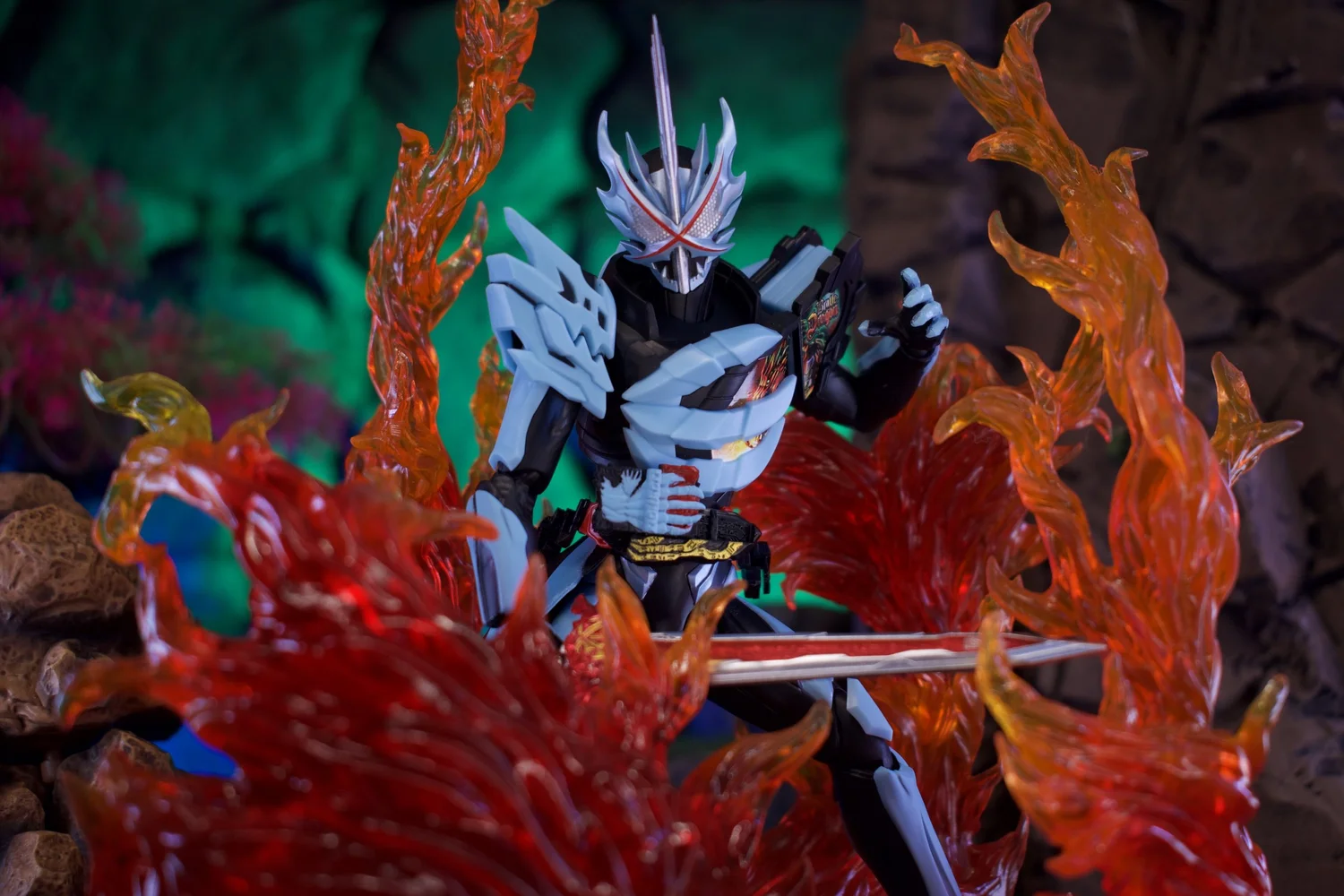S.H. Figuarts Kamen Rider Saber Primitive Dragon — D Amazing