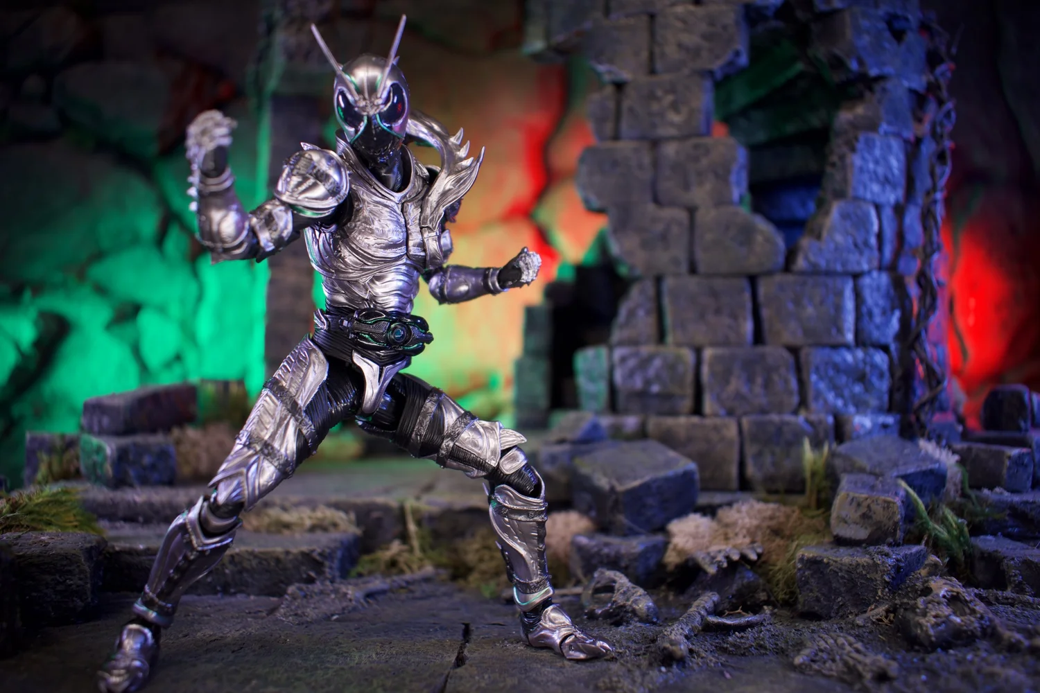 S.H. Figuarts Kamen Rider Black Sun: Kamen Rider Shadowmoon — D