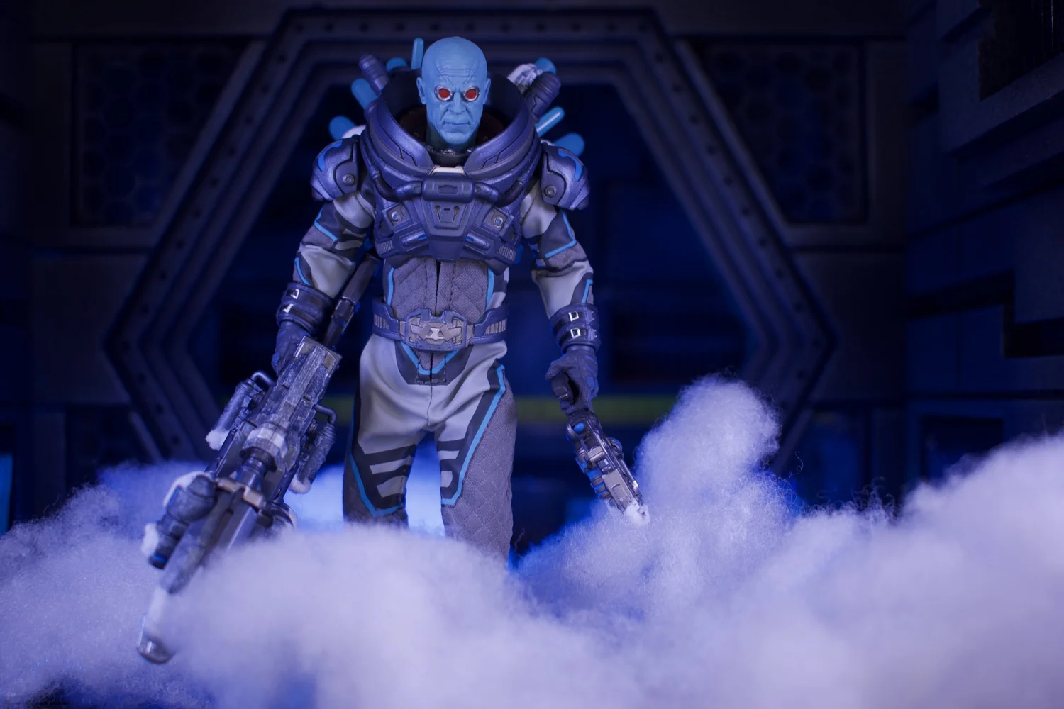 Mezco One:12 Collective DC Comics Mr. Freeze — D Amazing
