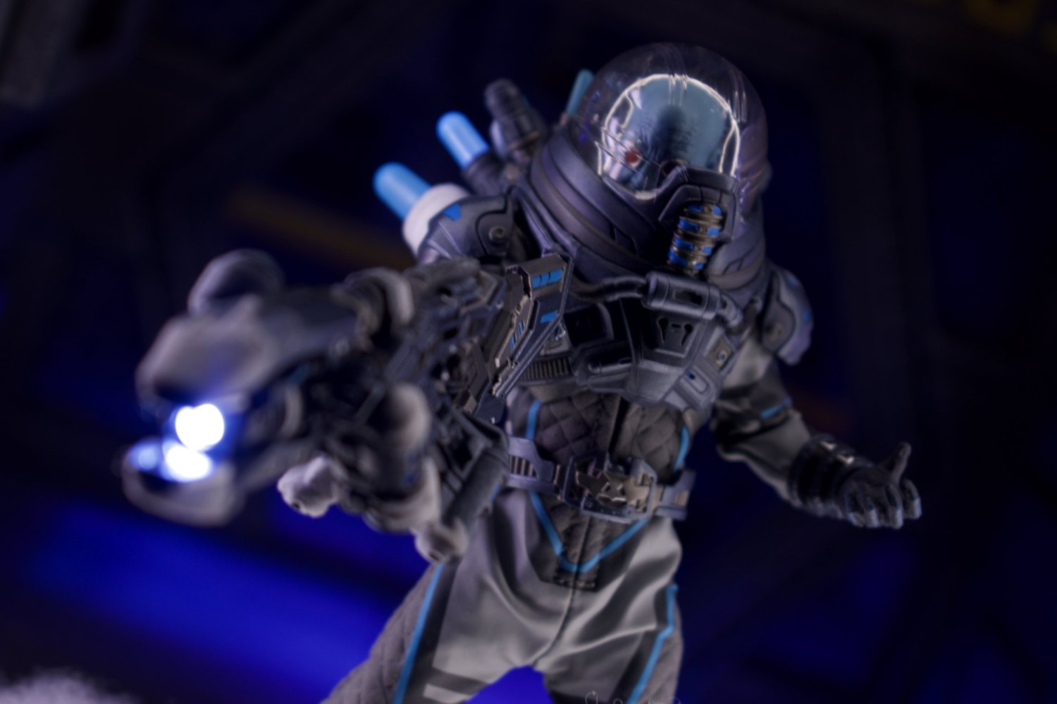 mezcoone:12collective ミスター・フリーズ One:12 Collective Mr. Freeze - Deluxe Edition | Mezco Toyz