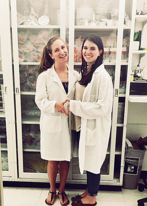 Julia Barasch, CC '17, and Chloe Salzman, CC '18, interning in the lab of Nobel Laureate and Columbia University professor Richard Axel