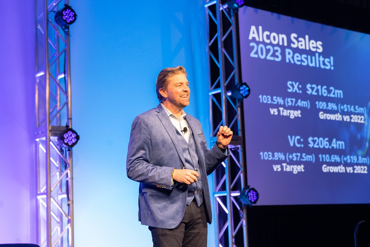 alcon_mon081.jpg