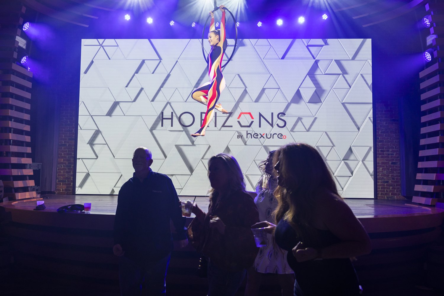 horizons555.jpg
