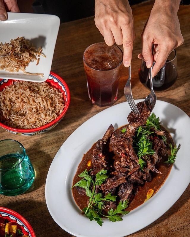 @reemscalifornia Holiday Meal Kits are here! Place your order for December 4 and 18 pick up at our Fruitvale location &amp; @sip.alkalirye or delivery 🌟⠀⠀⠀⠀⠀⠀⠀⠀⠀
⠀⠀⠀⠀⠀⠀⠀⠀⠀
On the menu: choclate braised lamb with a cocoa nib dukkah (seed and spice bl