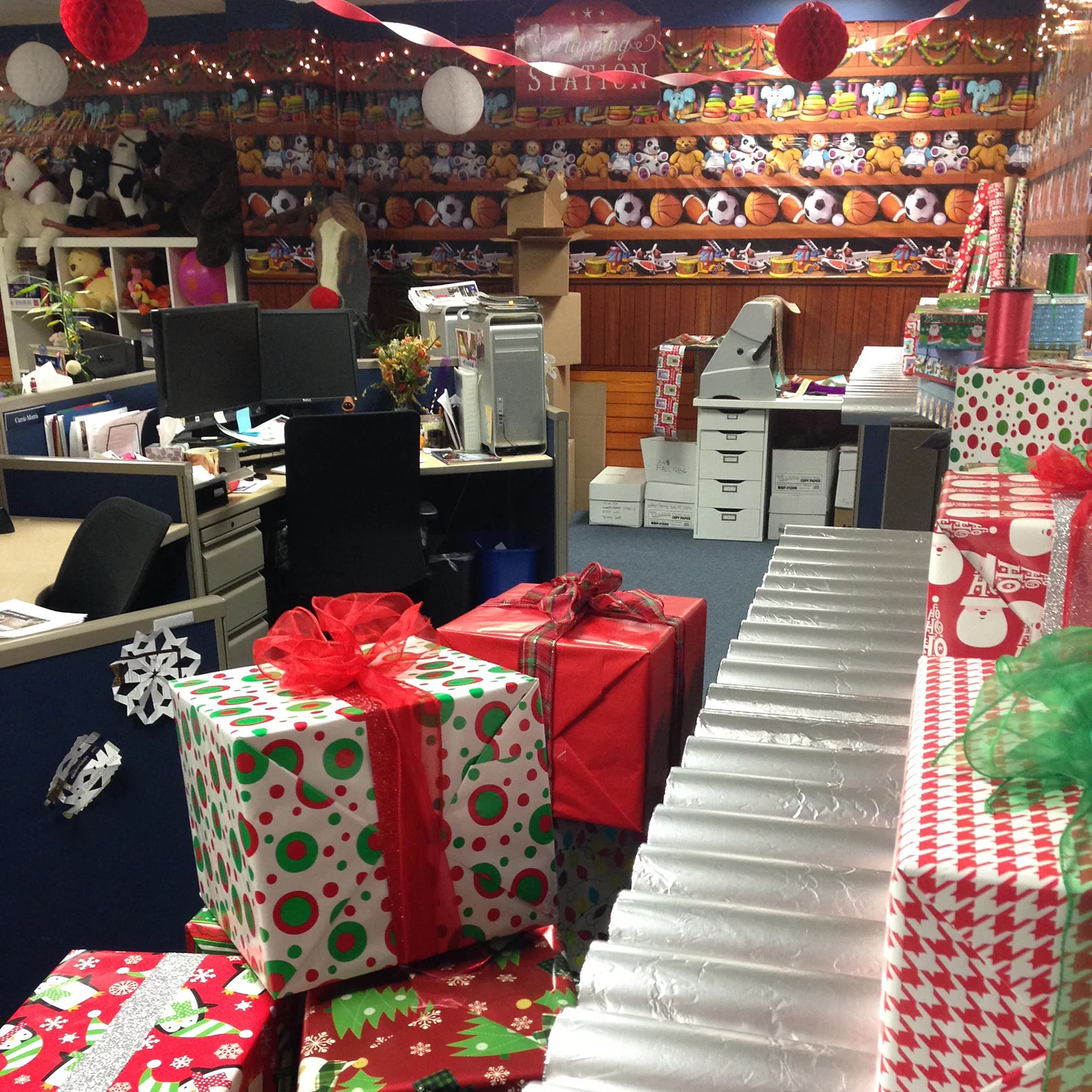 gift conveyor belt
