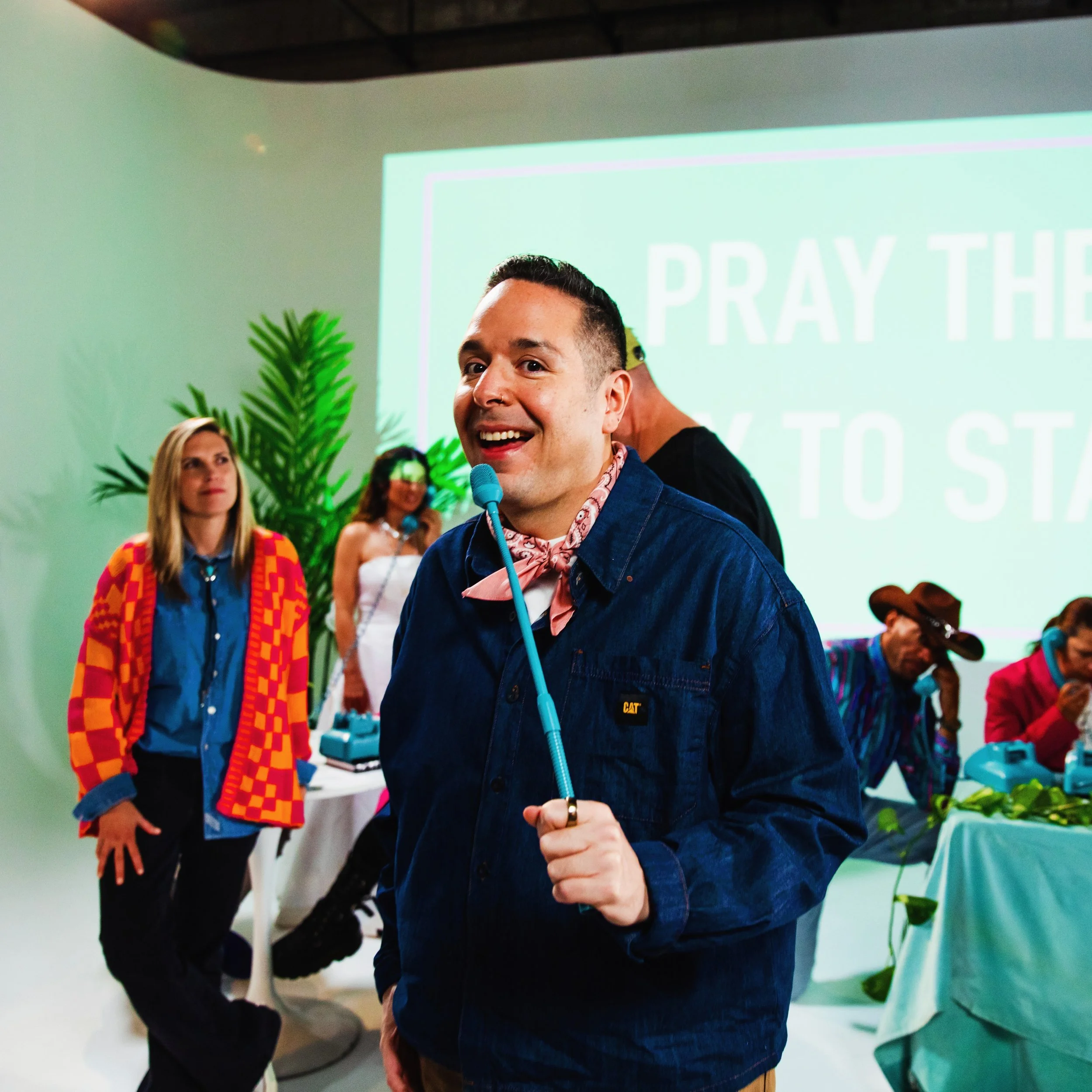 Behind the scenes of PRAY THE GAY TO STAY. 

Back in March, I flew to Los Angeles for the GLAAD Media Awards and to shoot the trailer for the course @lesbiantherapist spent months building.

The concept was all @maxheadrum and his team at @hi5.agency