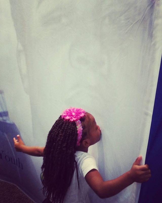 MiKelle kisses her #brother #MikeBrown on our Step N Repeat before we put it away. Remember the #siblings of the slain... 🙏💜We are so proud of our SIPS for representing to the fullest! @chosenforchange &amp; @sistersinpurpose_stl are so grateful fo