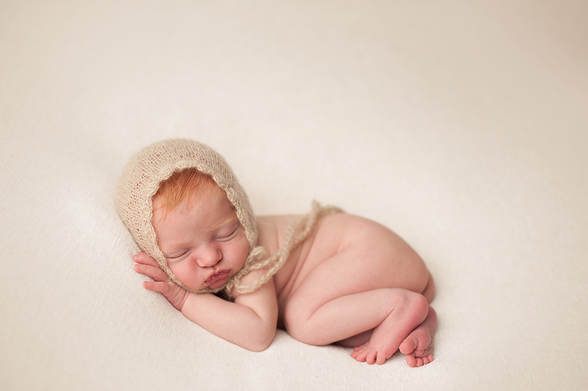 hilliard-ohio-newborn-photographer-bare-baby.jpg