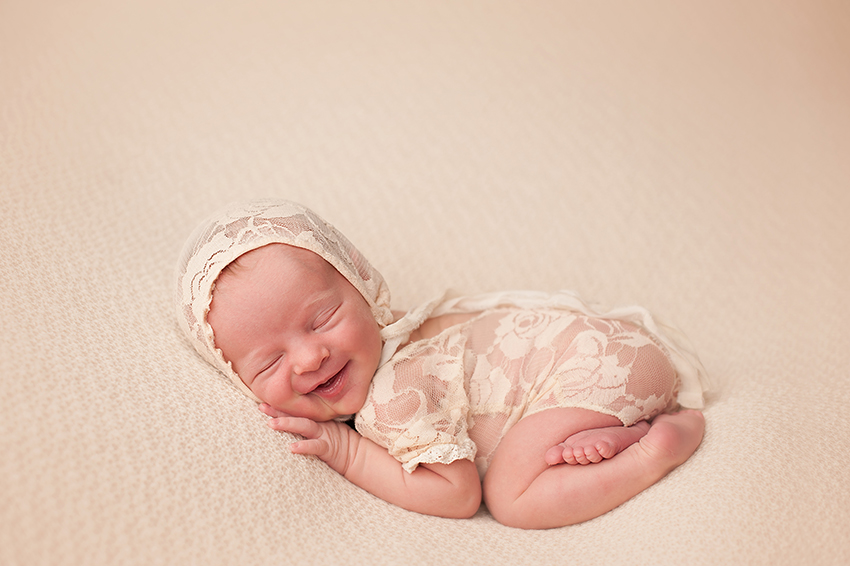 bare-baby-photography-new-albany-ohio-newborn-photographer.jpg