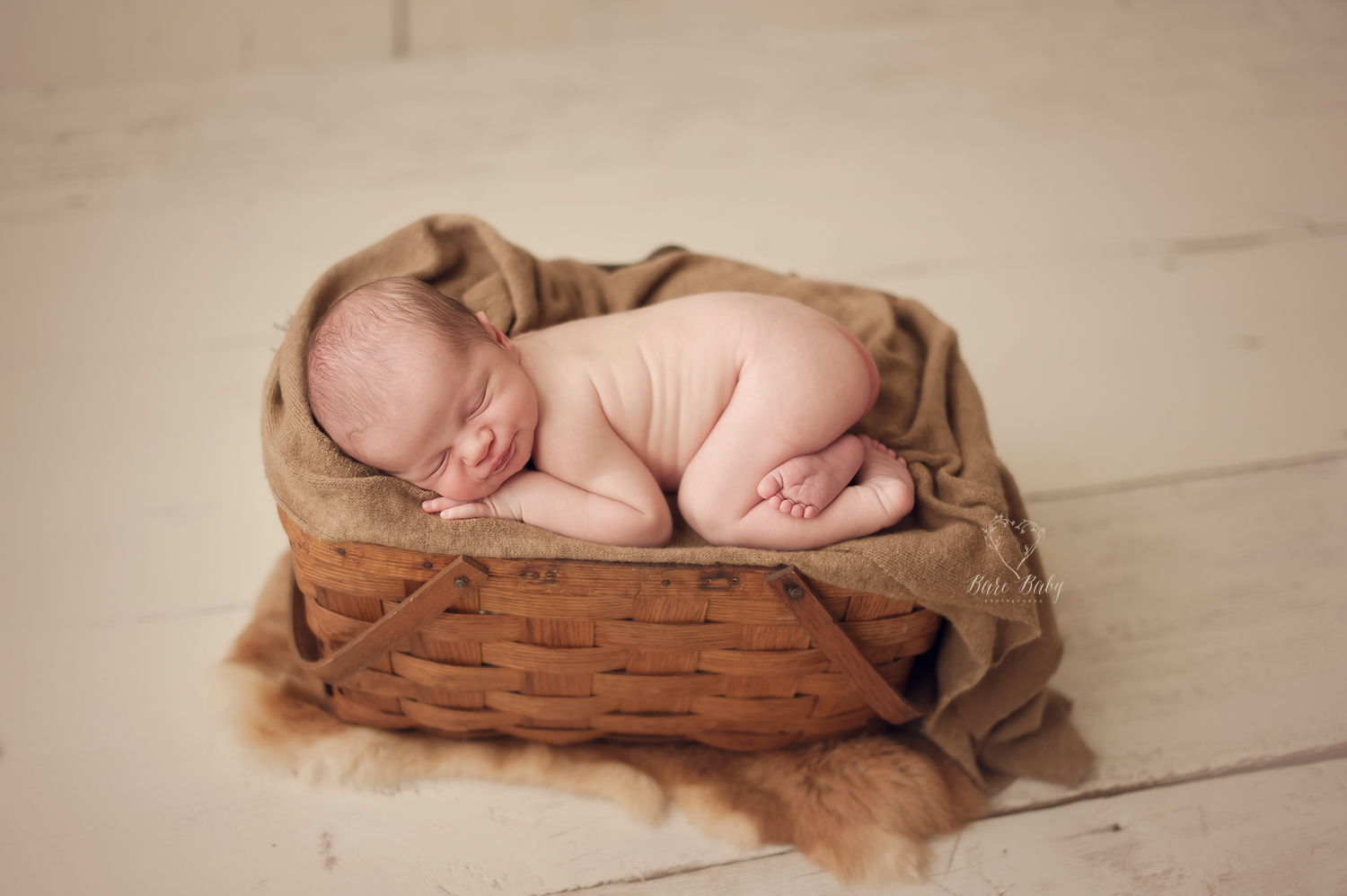 columbus-newborn-photographer-bare-baby.jpg