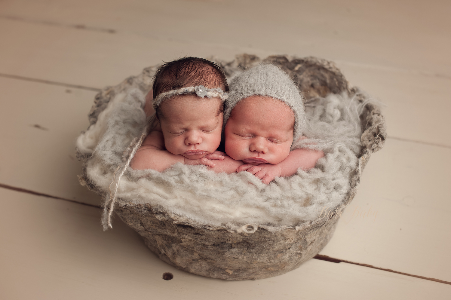 twins-newborn-photographs.jpg