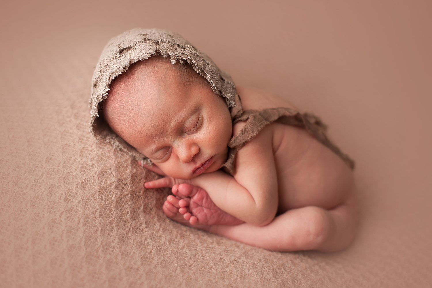 clintonville-ohio-newborn-photographer-bare-baby-photography.jpg