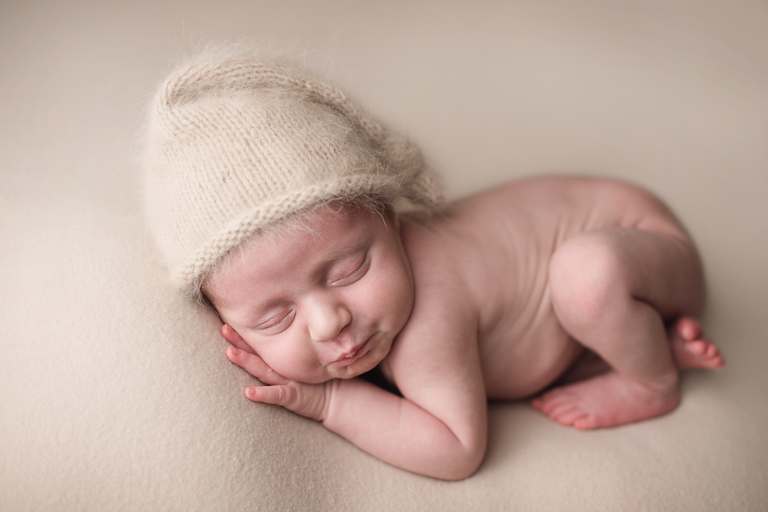 granvilleohio-newborn-photographer-barebaby.jpg