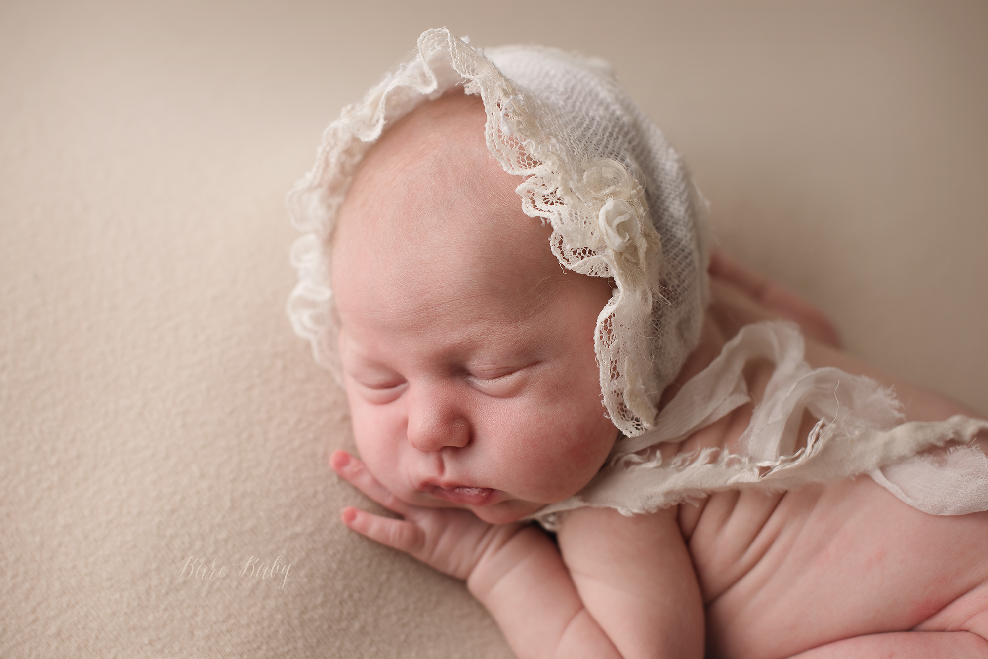 newbornphotos-columbusohio-barebabyphotography.png