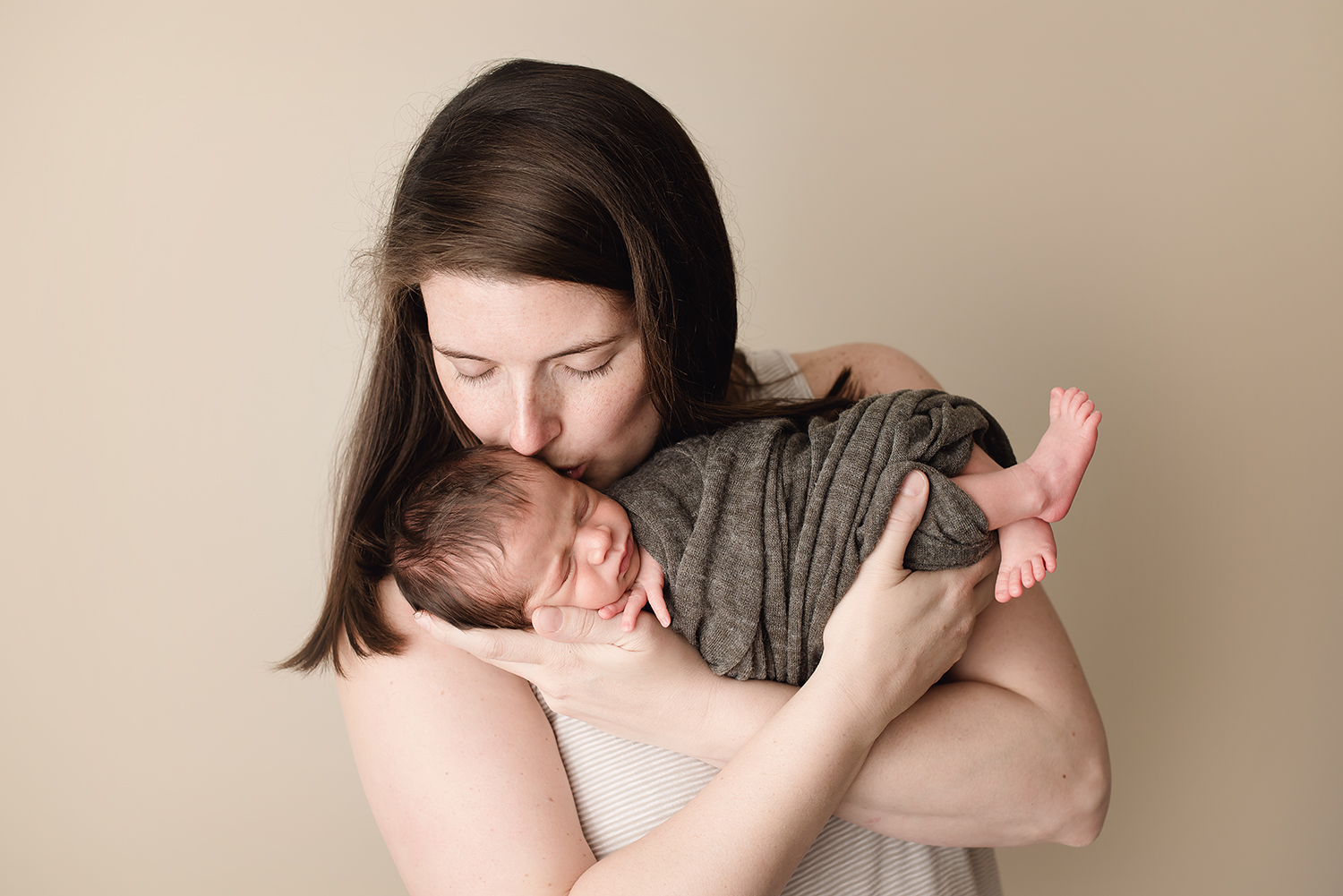 columbusohio-newborn-photographer-barebaby.jpg