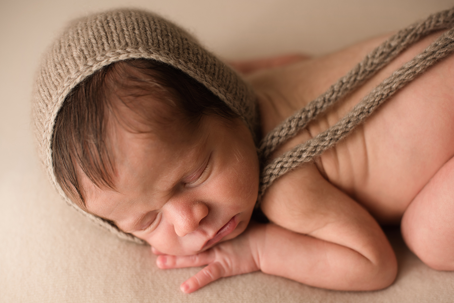 dublin-ohio-newborn-photographer-bare-baby.jpg