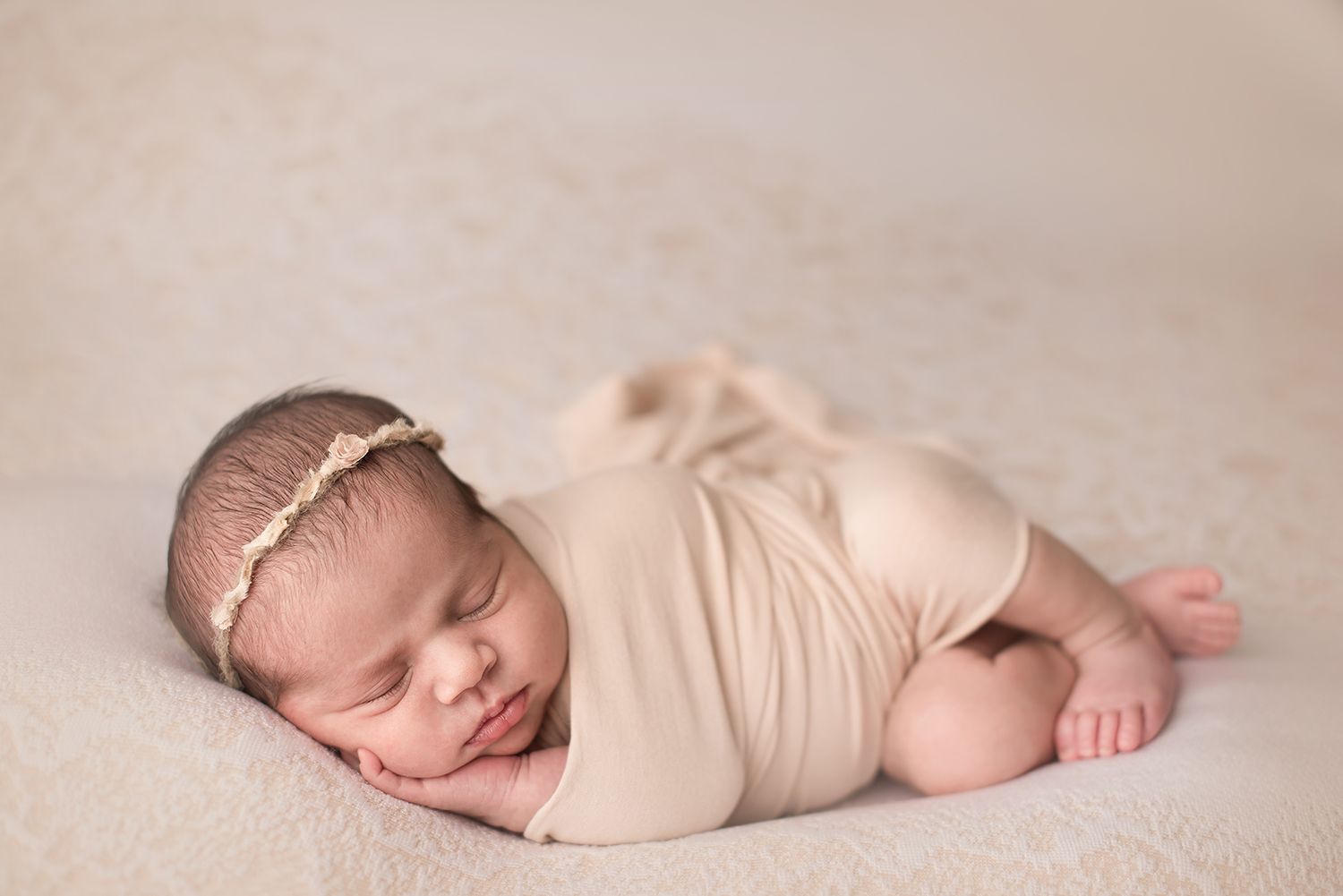 baby-photographer-columbus-ohio-barebabyphotography.jpg